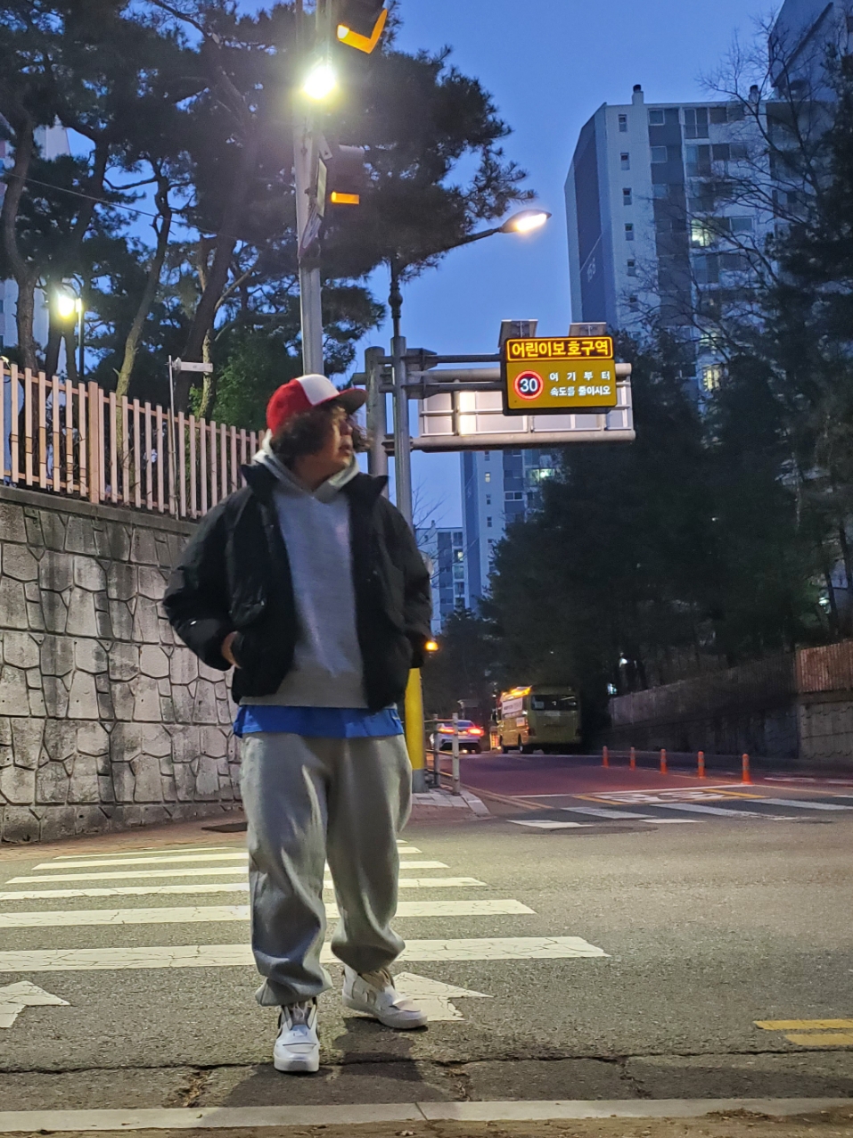(W) Nike NRG Solo Swoosh Fleece Pants Dark Grey Heather - US/EU, (W) Nike Vandalised LX White Platinum Tint 착용 스타일 - 5