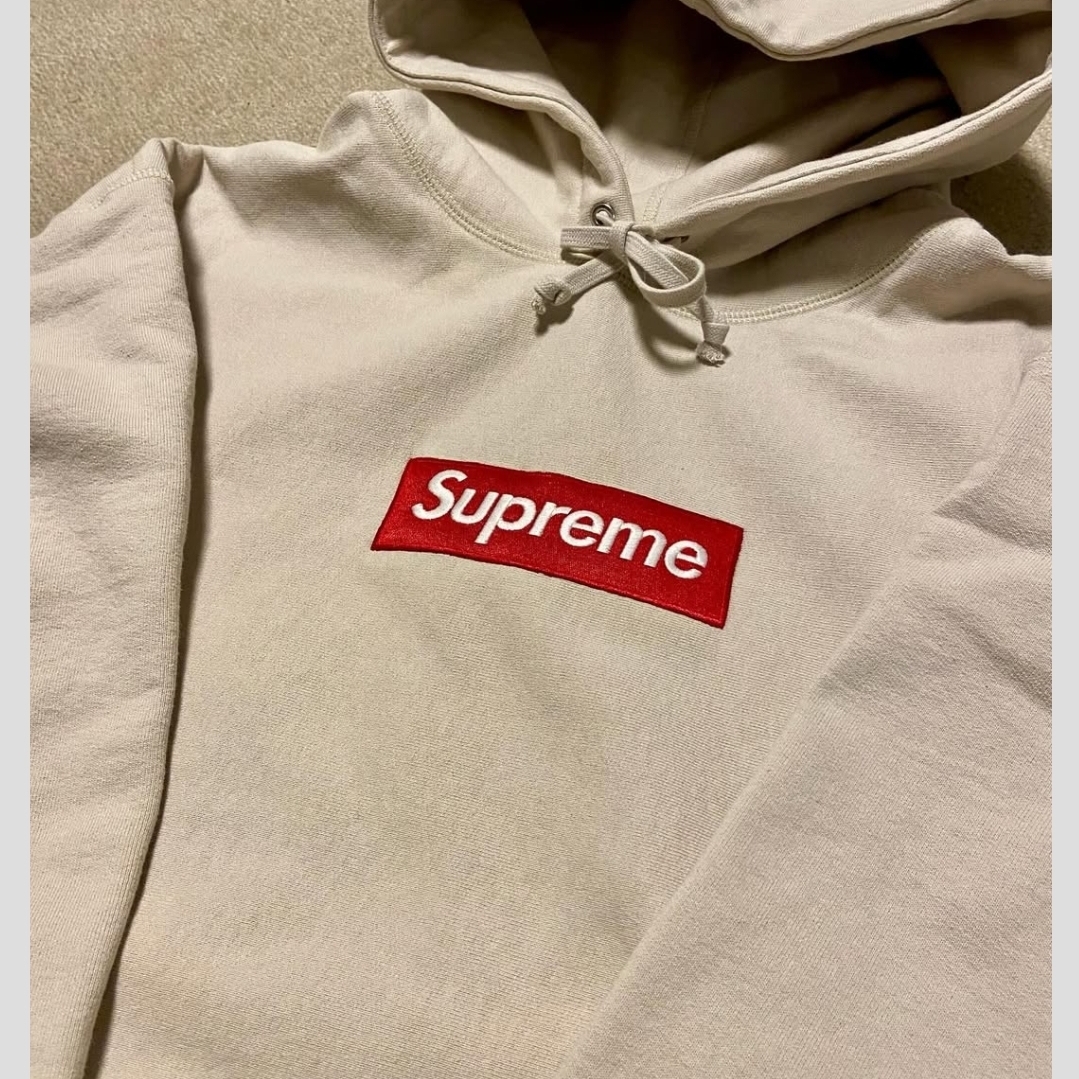 Supreme Box Logo Hooded Sweatshirt Stone - 24FW 착용 스타일 - 8