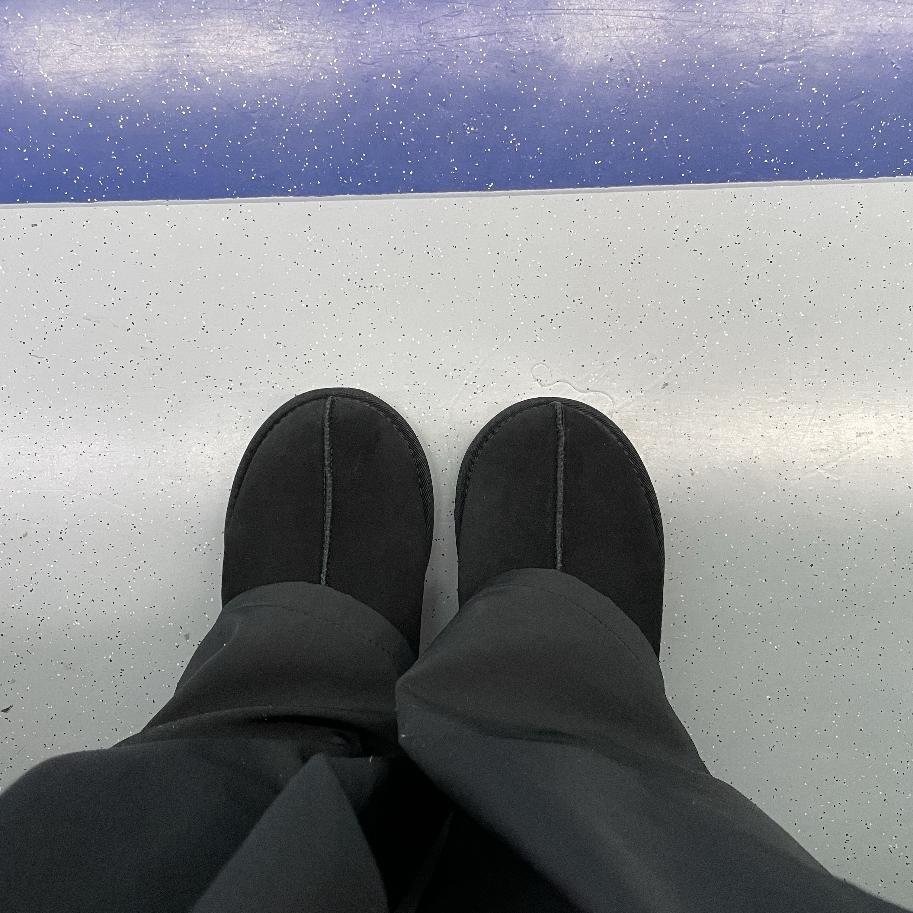 (W) UGG Tasman Slipper Black 착용 스타일