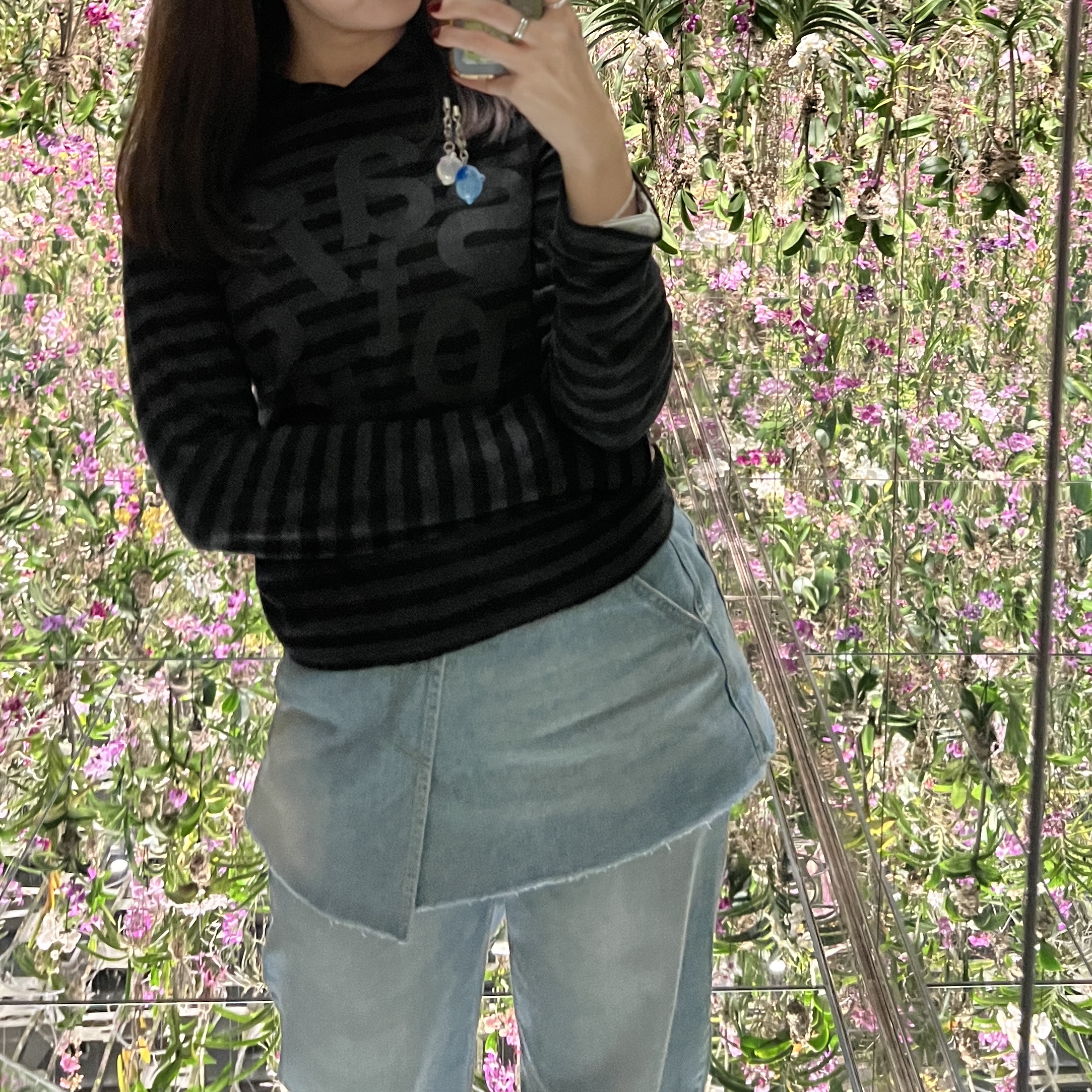 [KREAM 단독] Safarispot 1/2 Ticketing Stripe Border Hoodie Black 착용 스타일