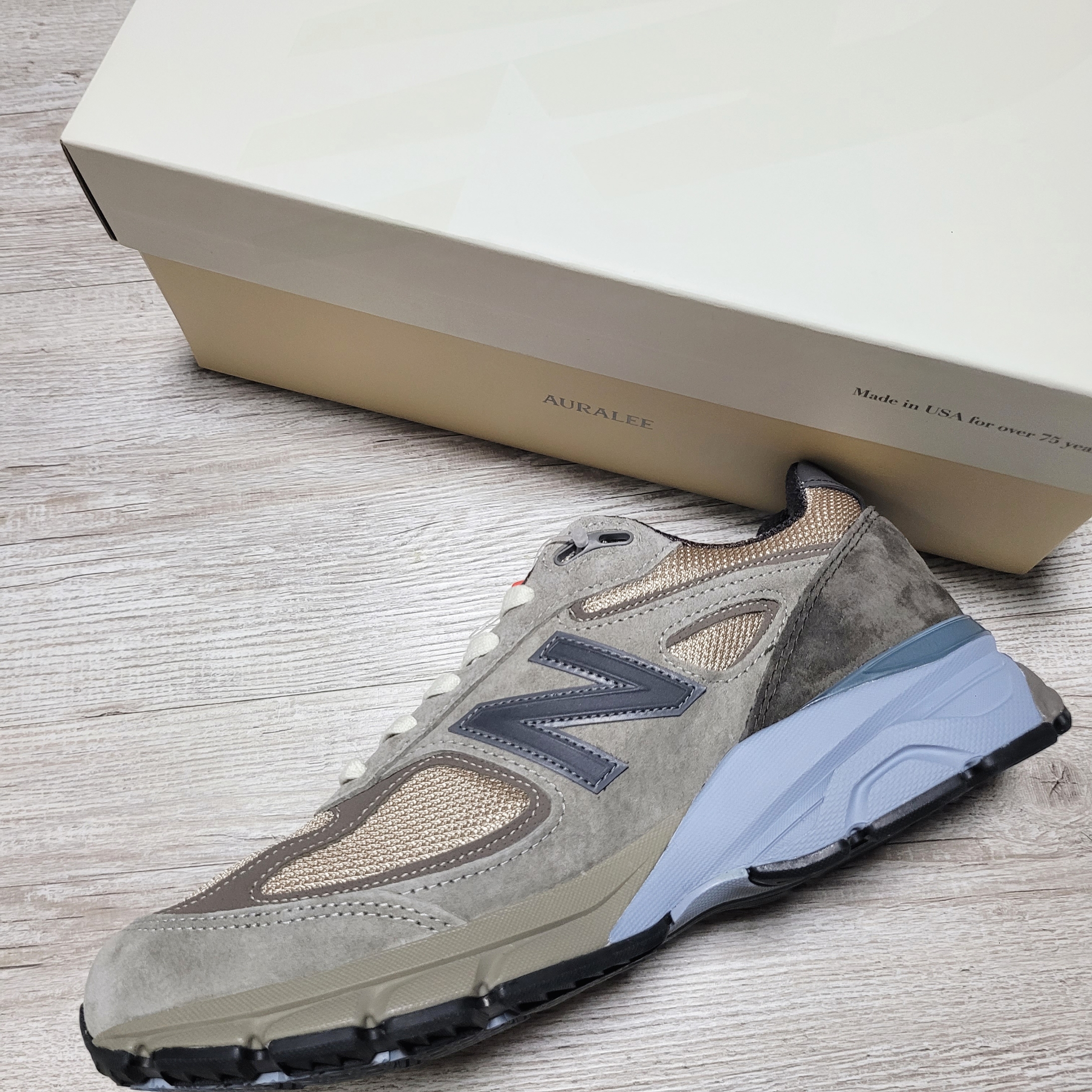 New Balance x Auralee 990v4 Made in USA London Fog, Red Wing 6 Inch Classic Moc Toe 1907 Copper Rough & Tough - D 착용 스타일 - 1