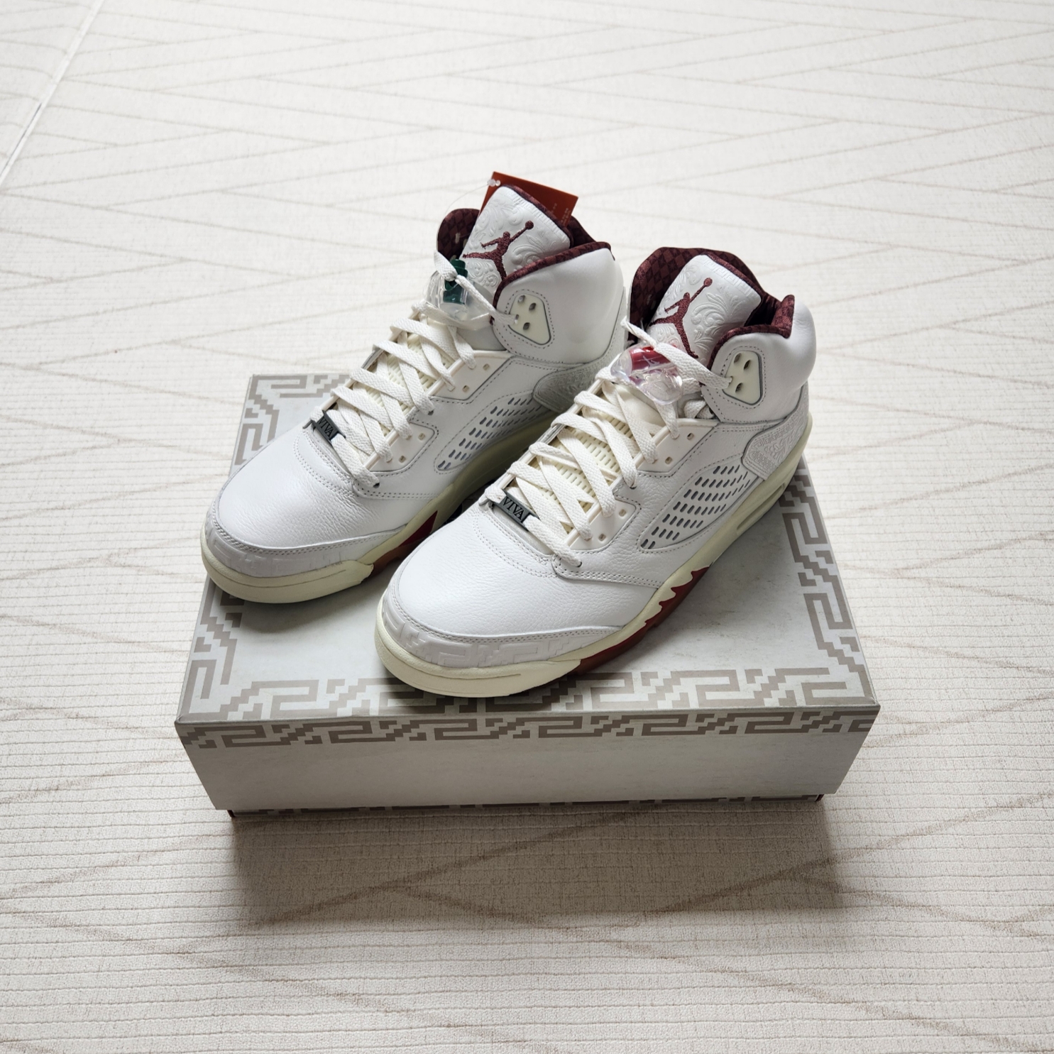 Jordan 5 Retro El Grito Sail and Dark Pony 착용 스타일 - 1
