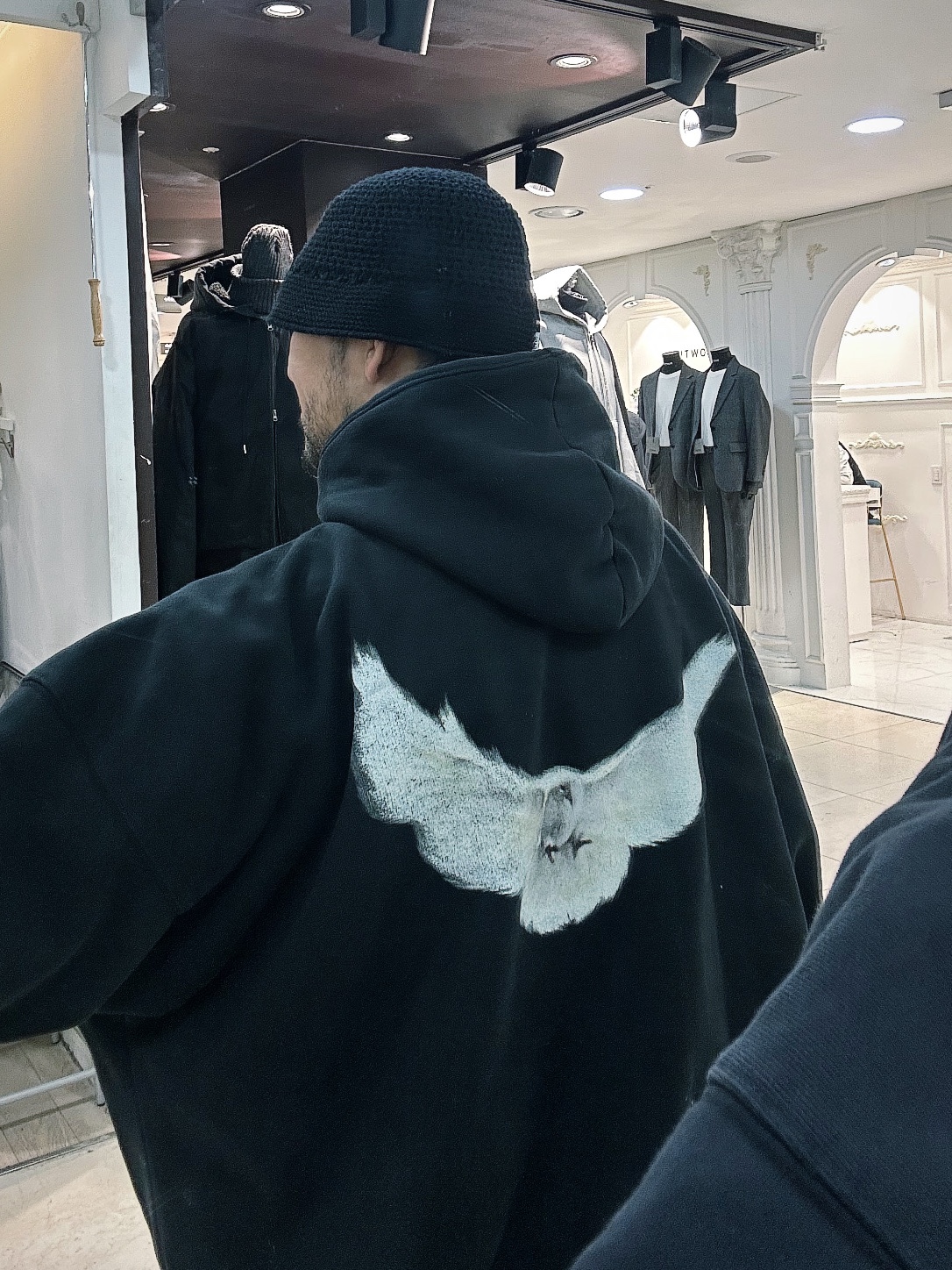 Yeezy Gap Engineered By Balenciaga Dove Hoodie Washed Black, Nike ACG Cargo Pants Black 착용 스타일 - 2