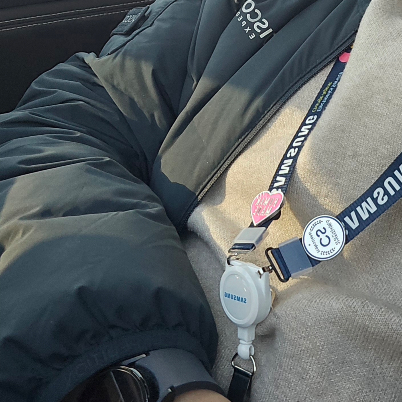 Samsung Galaxy Watch5 44mm Bluetooth Graphite (Korean Ver.), Discovery Expedition Pictor U Goose Lightweight Down Jacket Black 착용 스타일