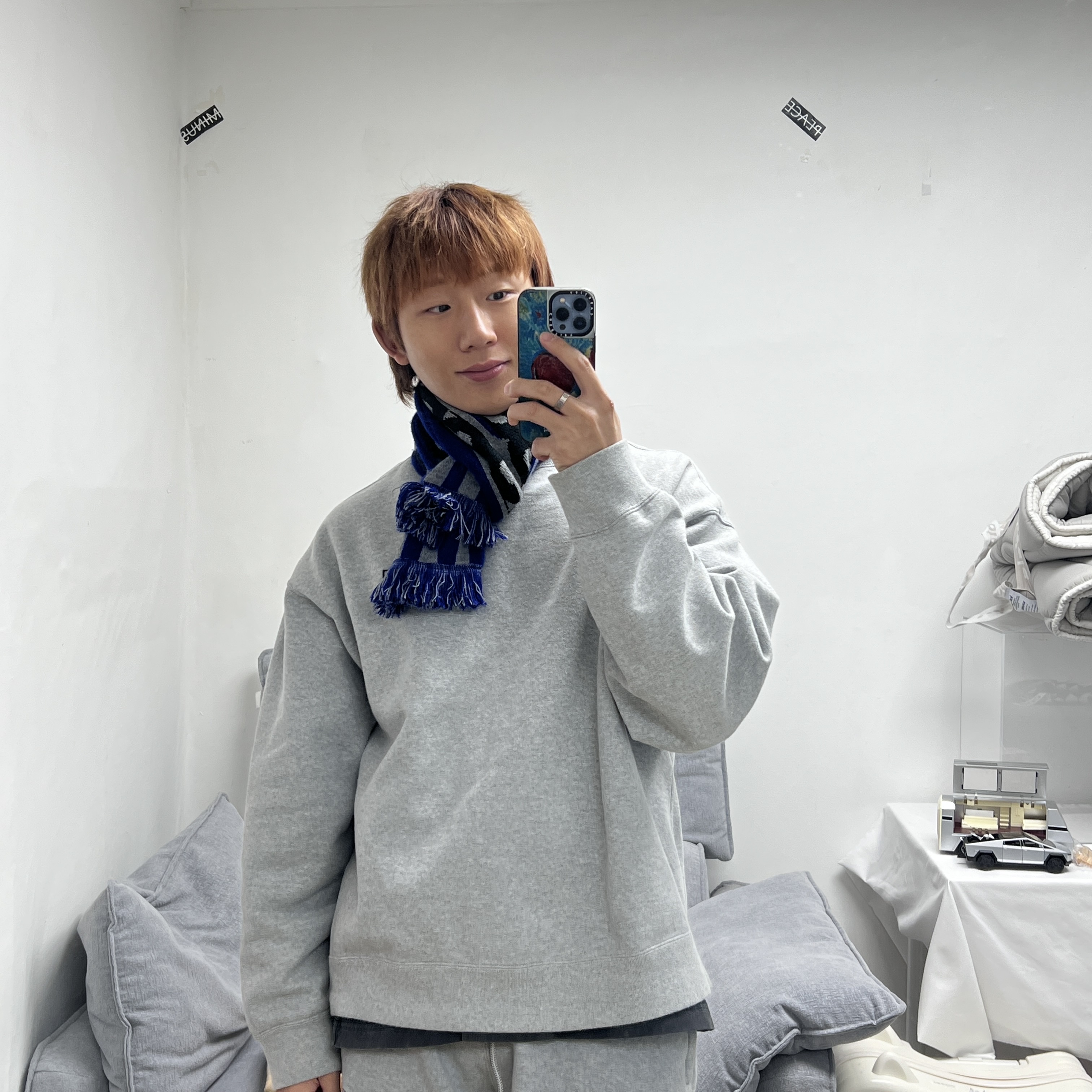 CDG Logo Check Muffler White Black, CDG Logo Check Muffler Blue 착용 스타일 - 4