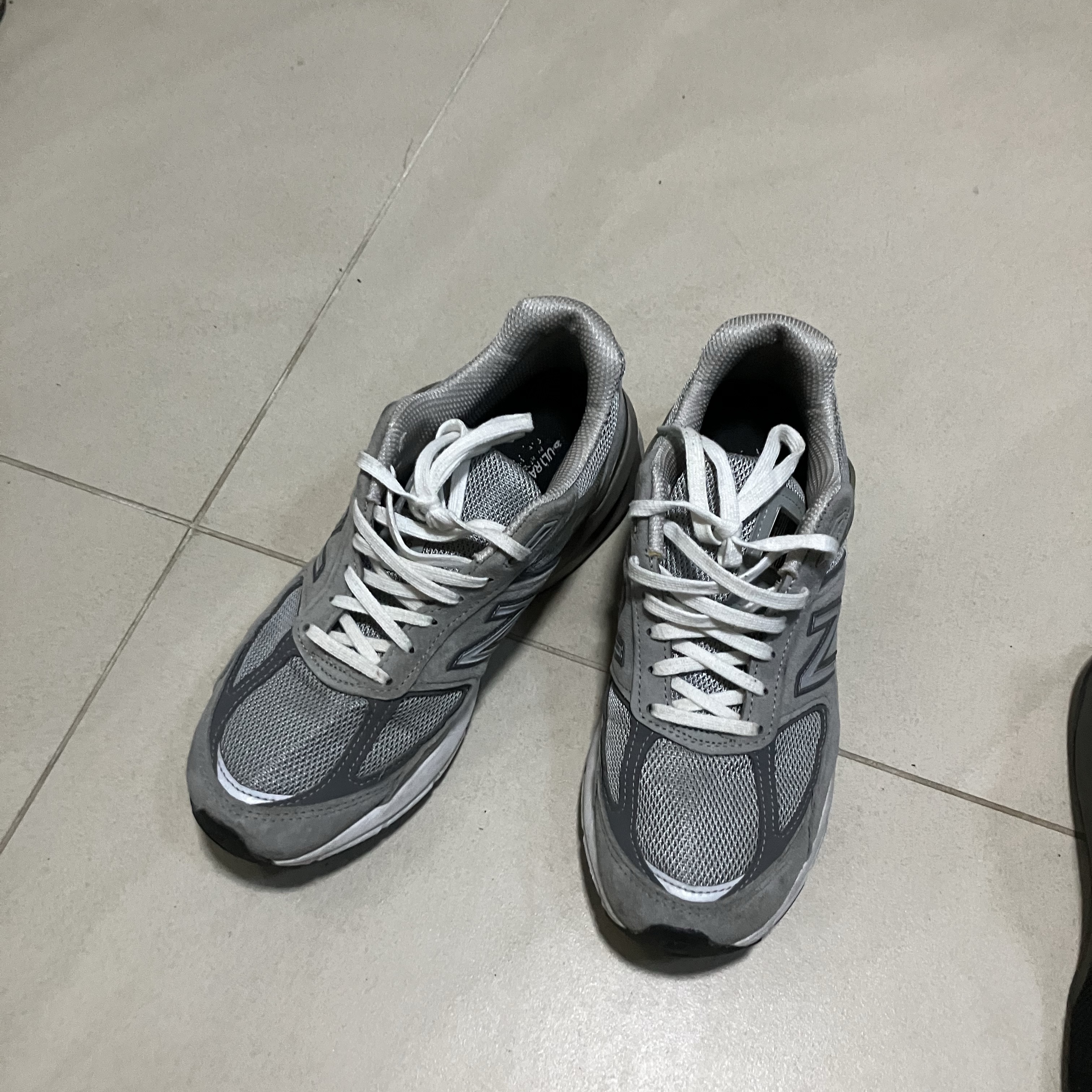 New Balance 990v5 Made in USA Grey - D Standard 착용 스타일