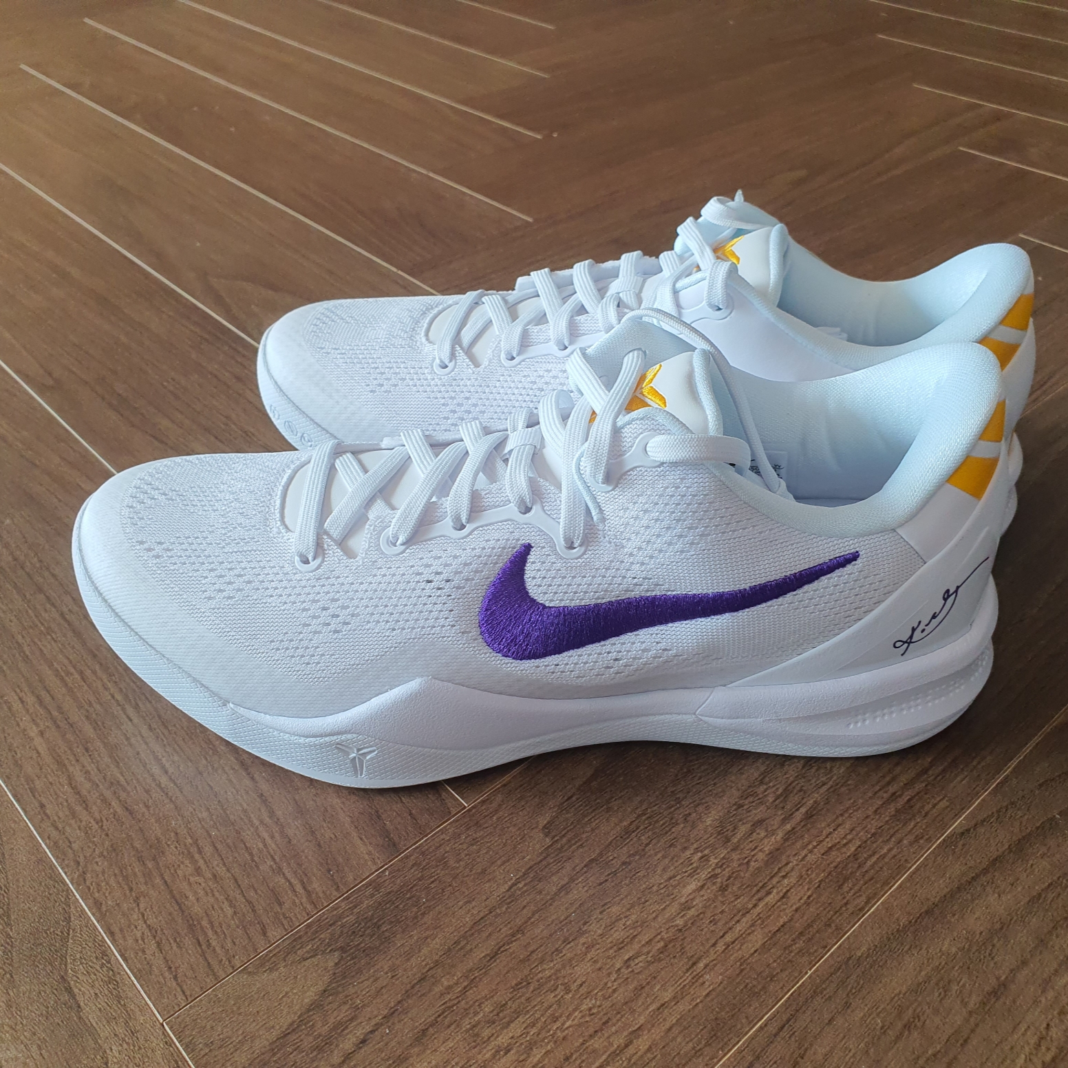 Nike Kobe 8 Protro White and Court Purple 착용 스타일
