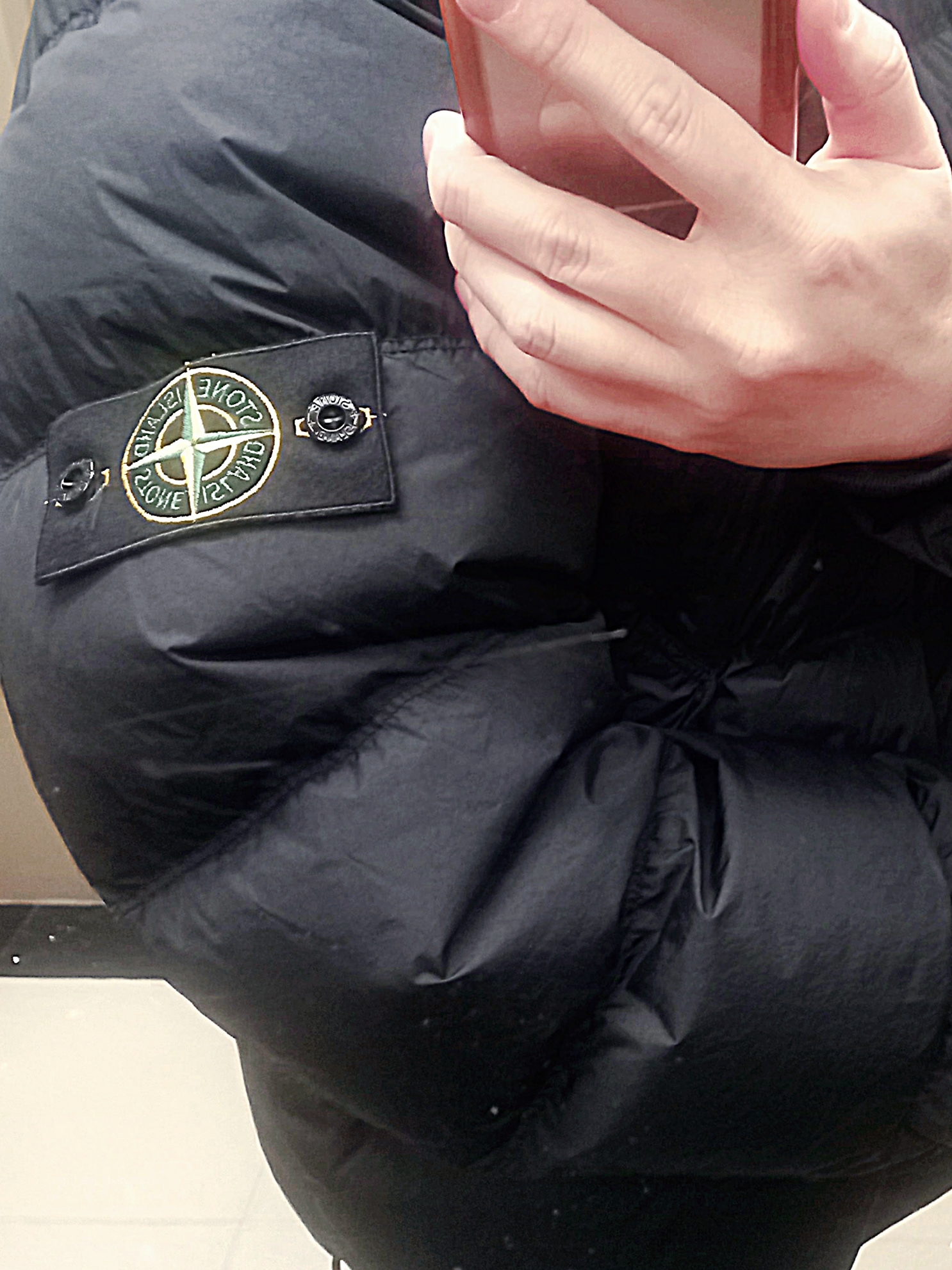Stone Island 40123 Garment Dyed Crinkle Reps R-NY Down Jacket Black - 24FW, New Balance x Stone Island 991v2 Made in UK Black 착용 스타일 - 4