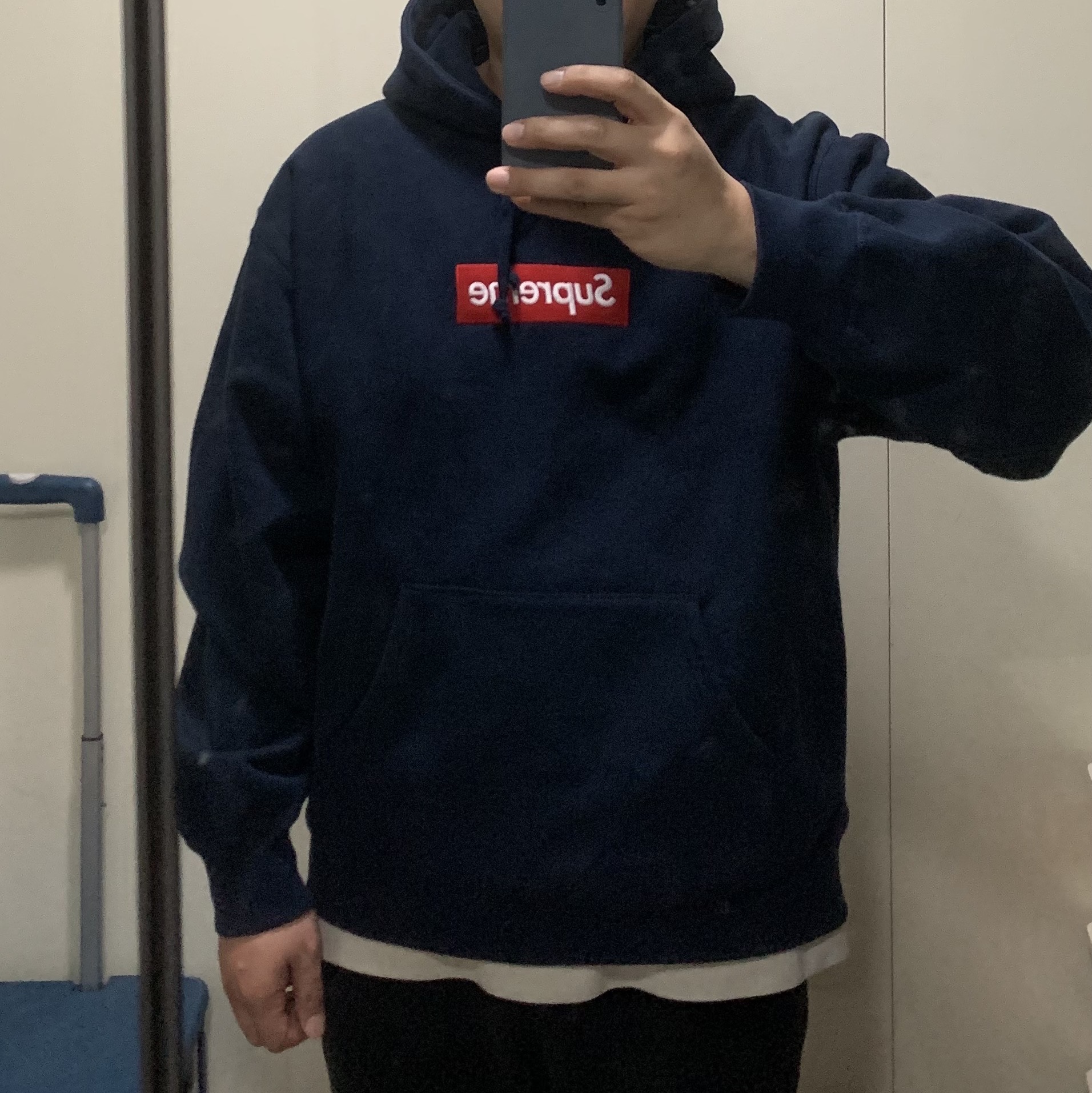 Supreme Box Logo Hooded Sweatshirt Navy - 24FW 착용 스타일 - 2