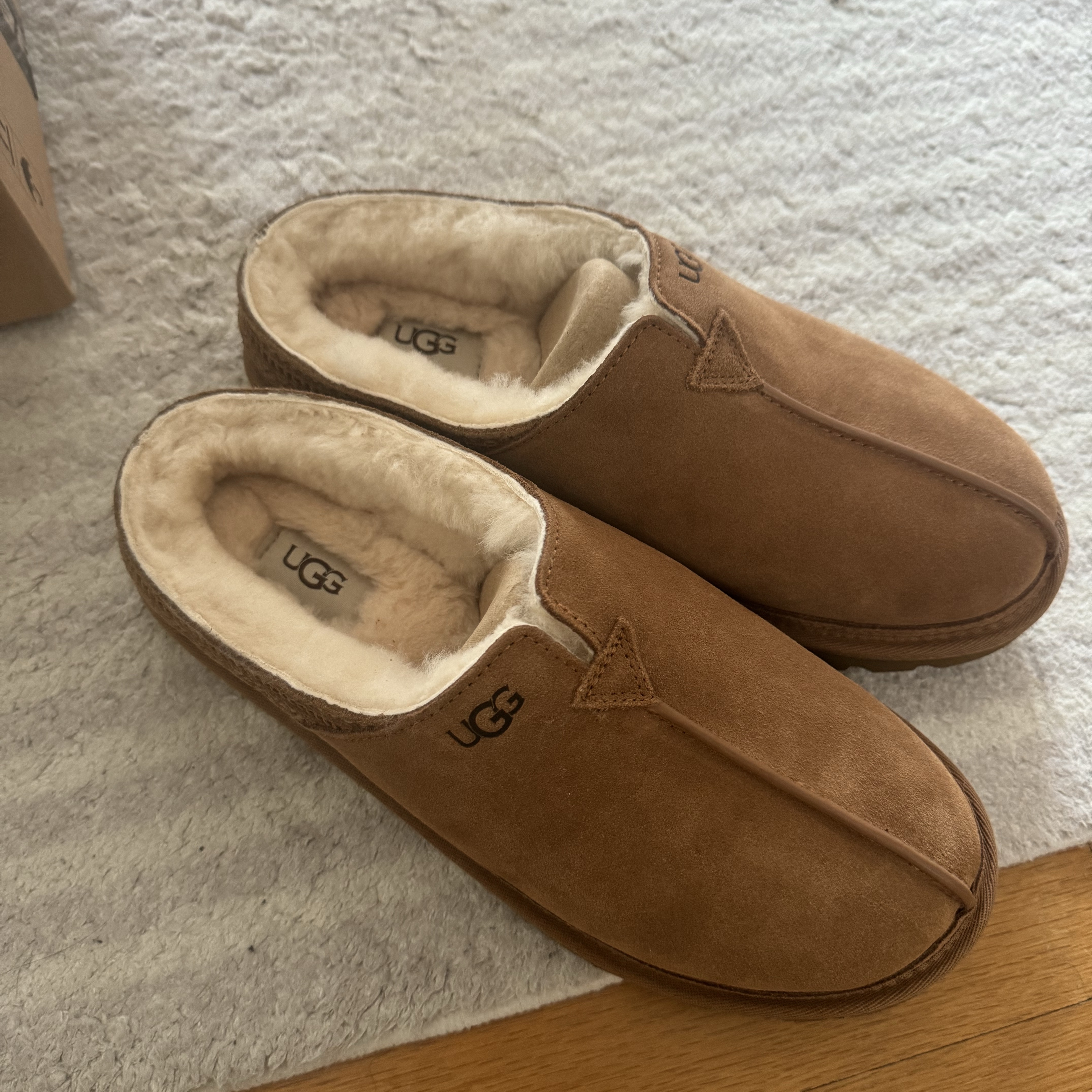 UGG Neuman Chestnut 착용 스타일 - 1