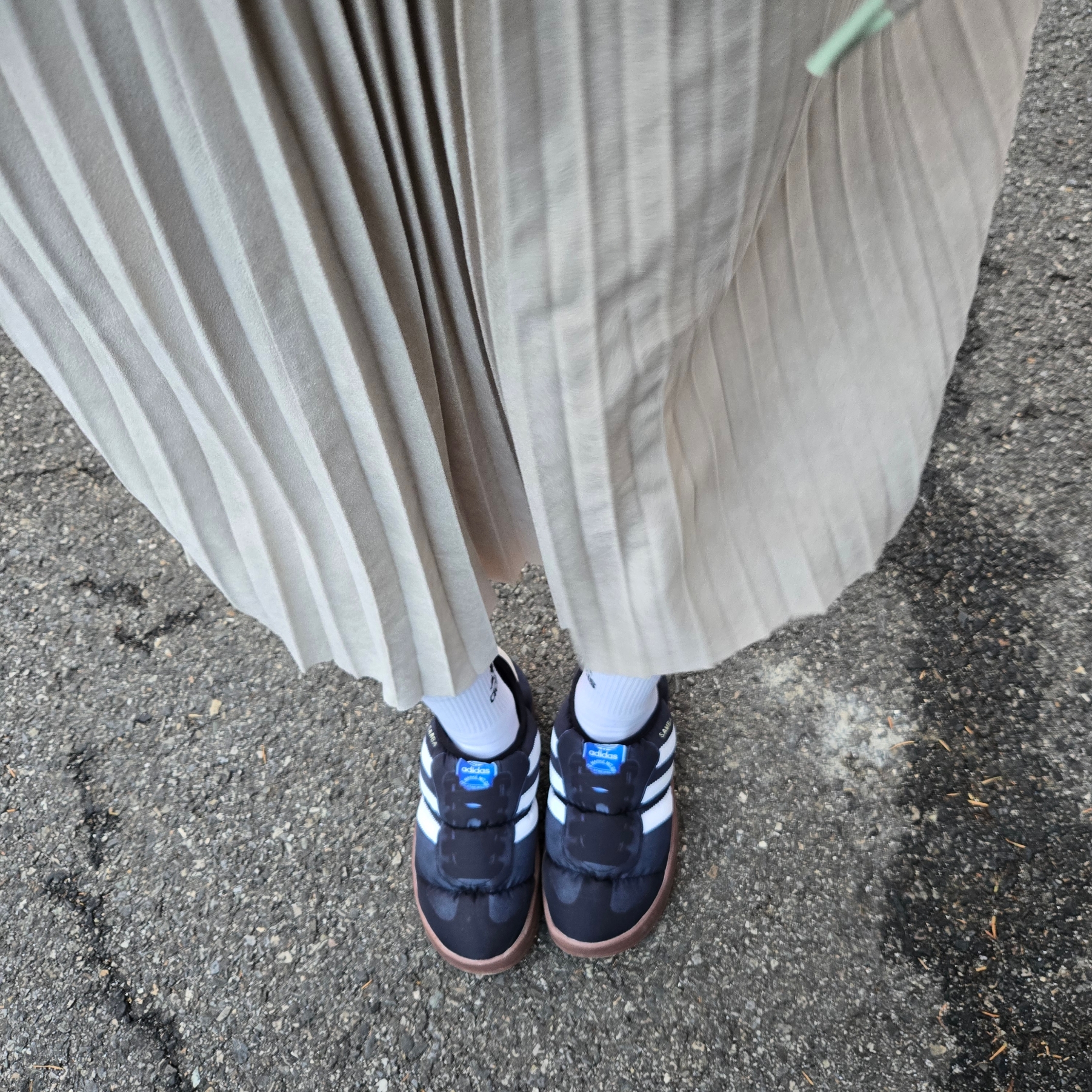 Adidas Puffylette Samba Core Black 착용 스타일