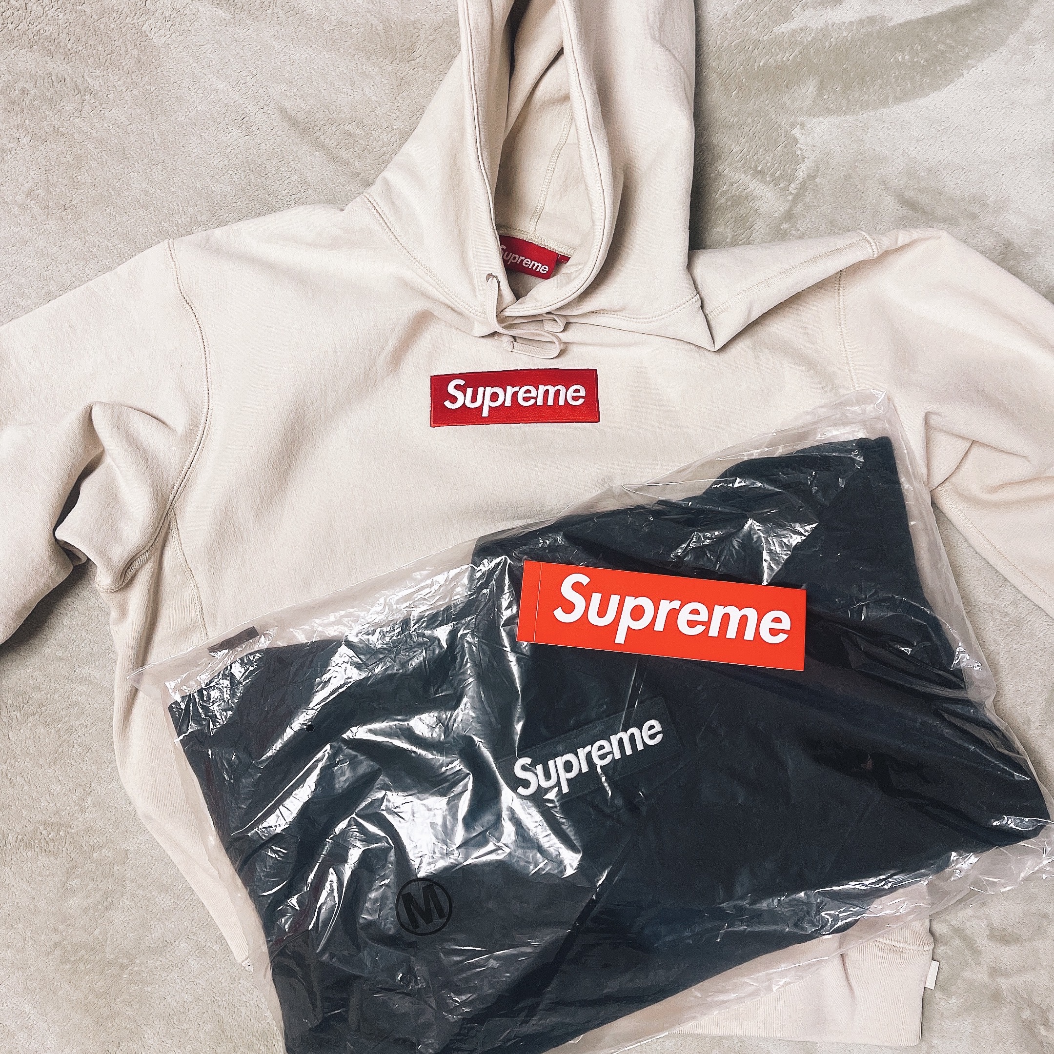 Supreme Box Logo Hooded Sweatshirt Black - 24FW, Supreme Box Logo Hooded Sweatshirt Stone - 24FW 착용 스타일