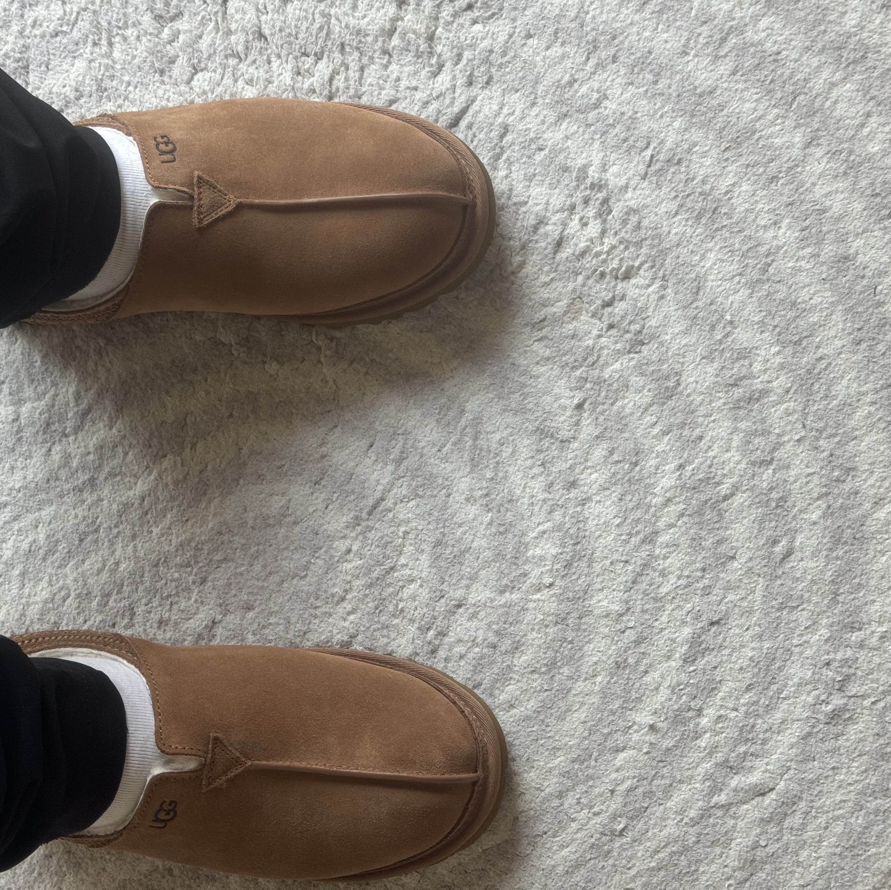 UGG Neuman Chestnut 착용 스타일 - 2