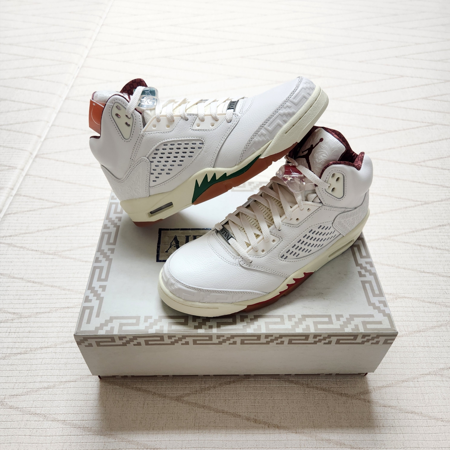 Jordan 5 Retro El Grito Sail and Dark Pony 착용 스타일 - 3