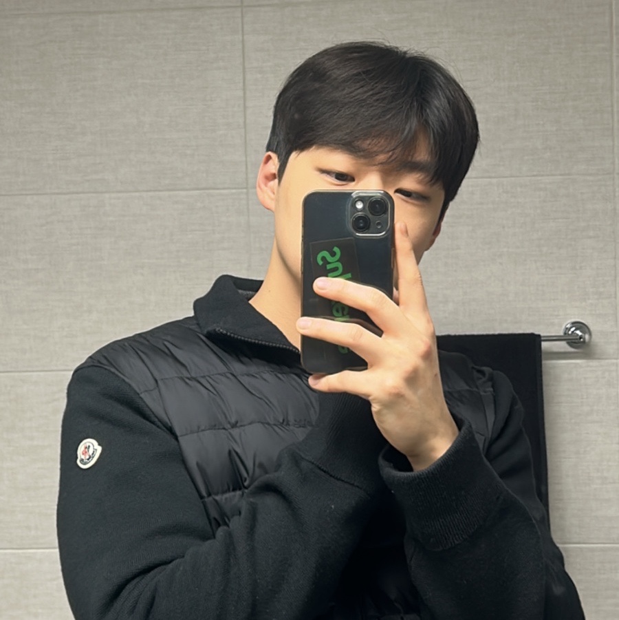 Moncler Padded Wool Cardigan Black - 24FW 착용 스타일
