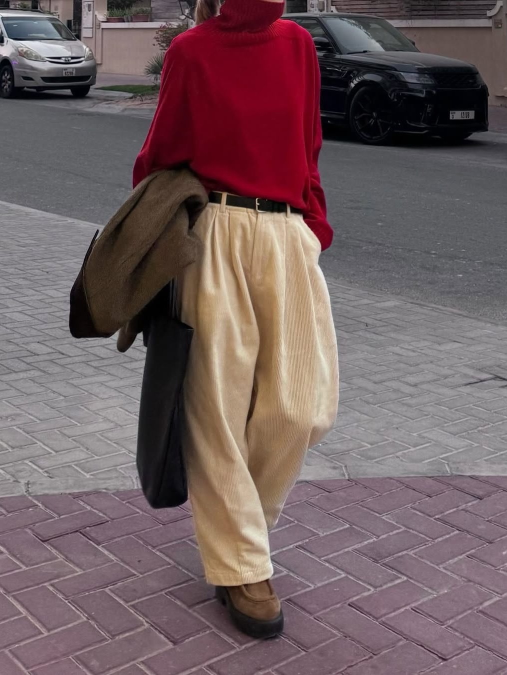 Fielders Woman Classic Corduroy Pants Ivory, IAB Studio Corduroy Pants Cream Mud 착용 스타일 - 4