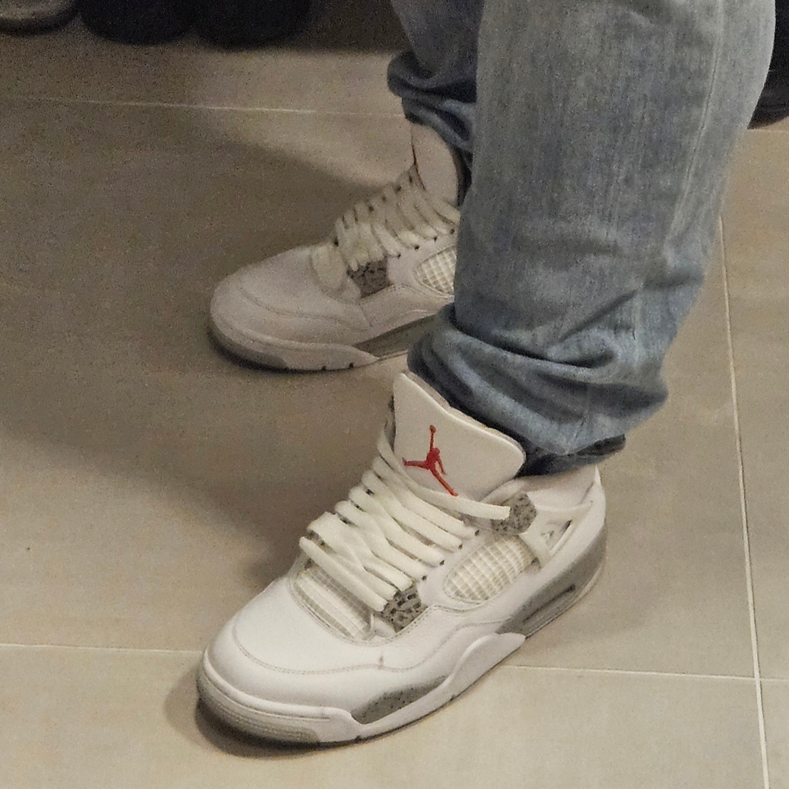 Jordan 4 Retro Tech White 착용 스타일
