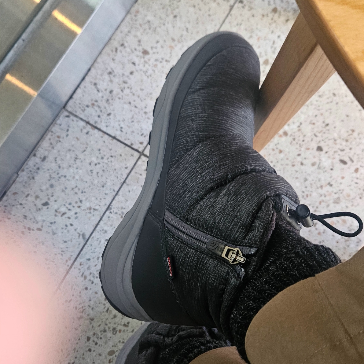The North Face Bootie Short Nz Black 착용 스타일 - 1