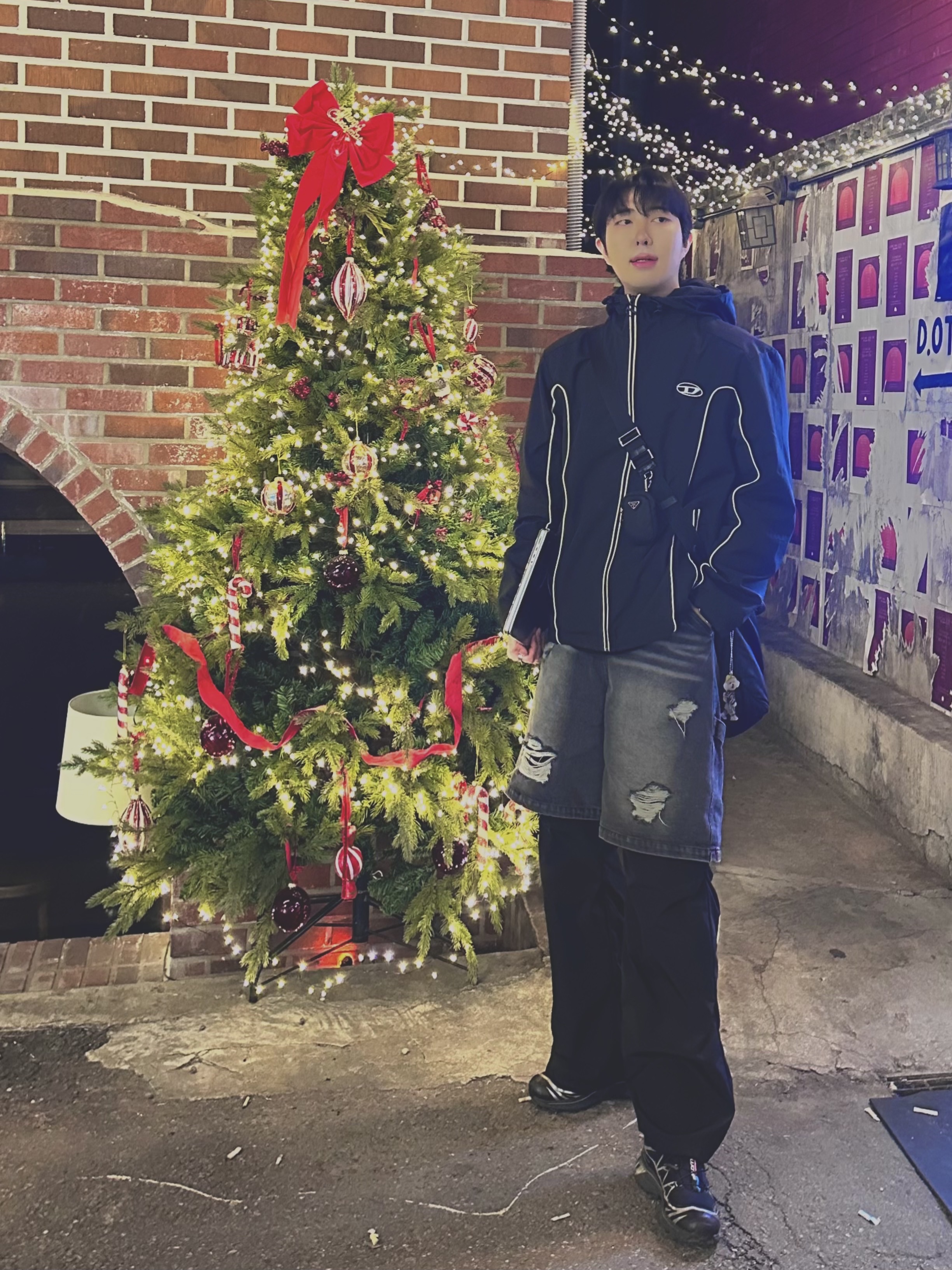 Diesel J-Hives Windbreaker with Contrast Piping Black, Flavorism Hybrid Layered Denim Track Pants (TP0056) Black 착용 스타일
