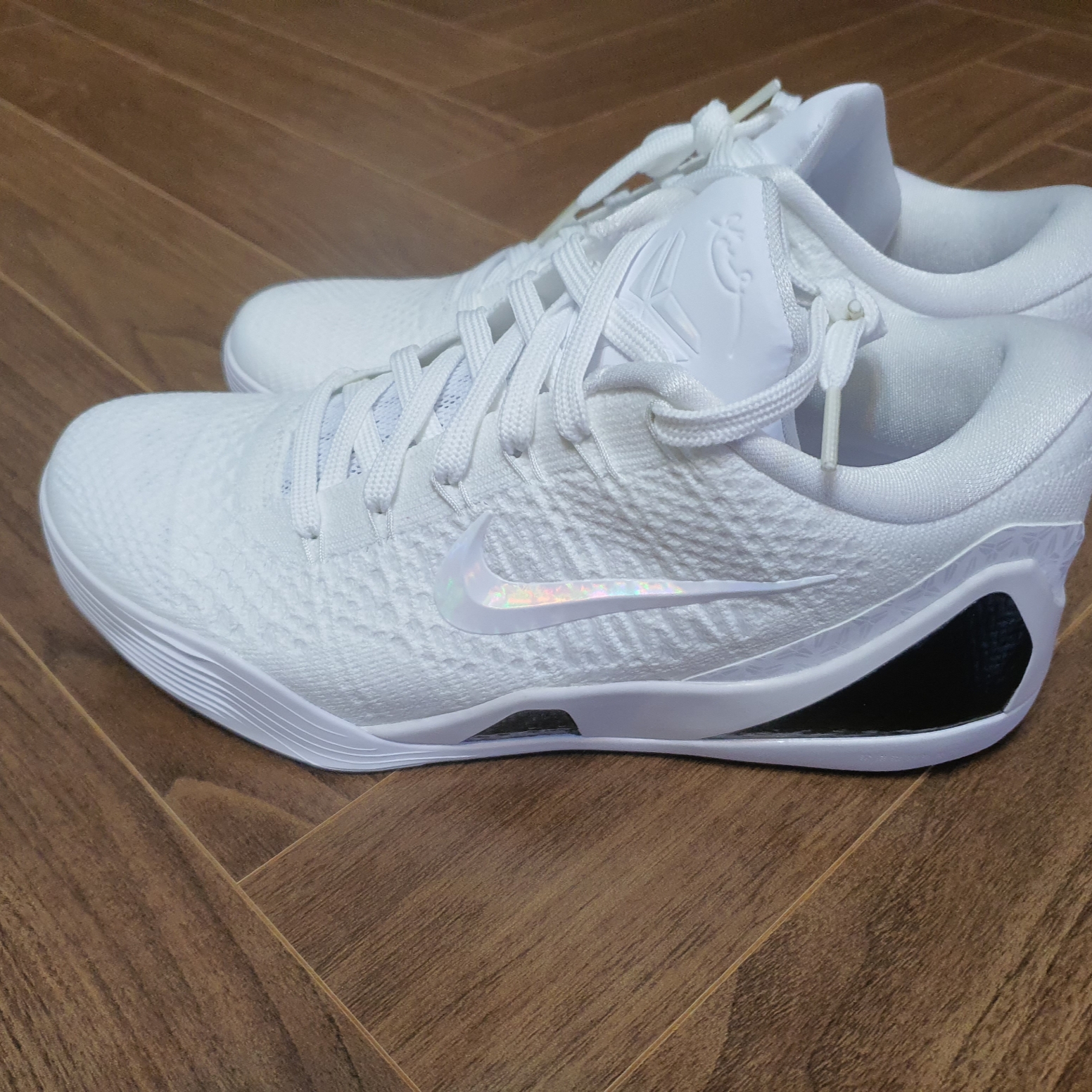 Nike Kobe 9 Elite Low Protro Halo 착용 스타일