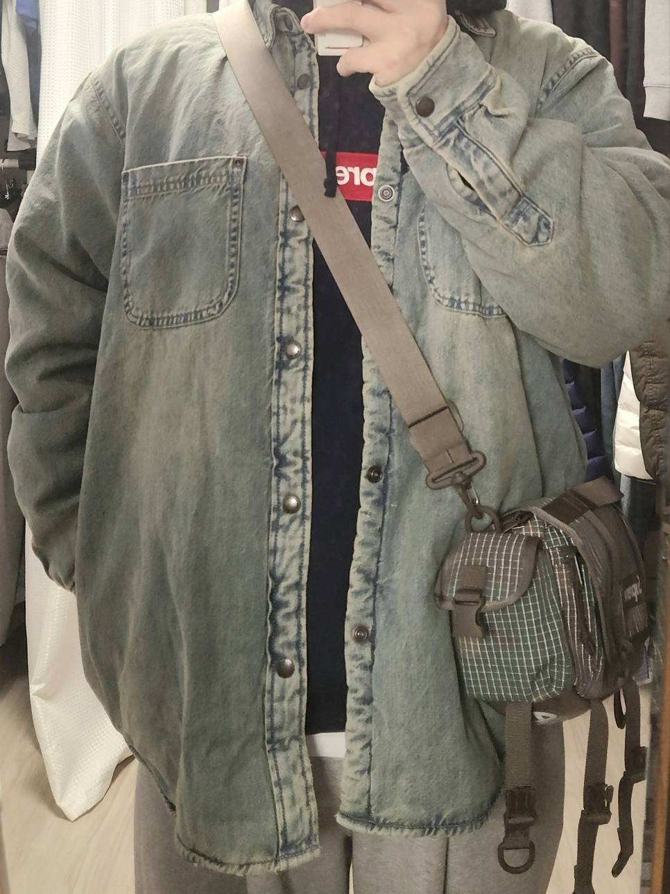 Supreme Box Logo Hooded Sweatshirt Navy - 24FW, Supreme Faux Shearling Lined Work Shirt Washed Indigo Denim - 24FW 착용 스타일 - 2