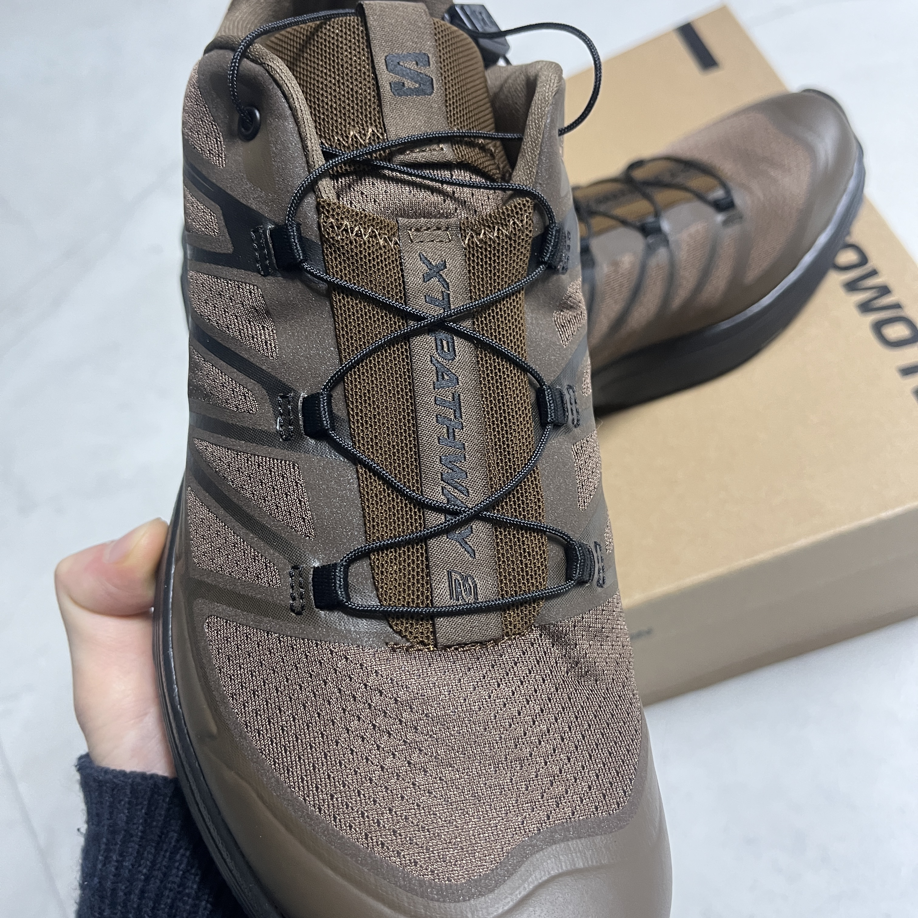 Salomon XT-Pathway 2 Dark Earth Black 착용 스타일