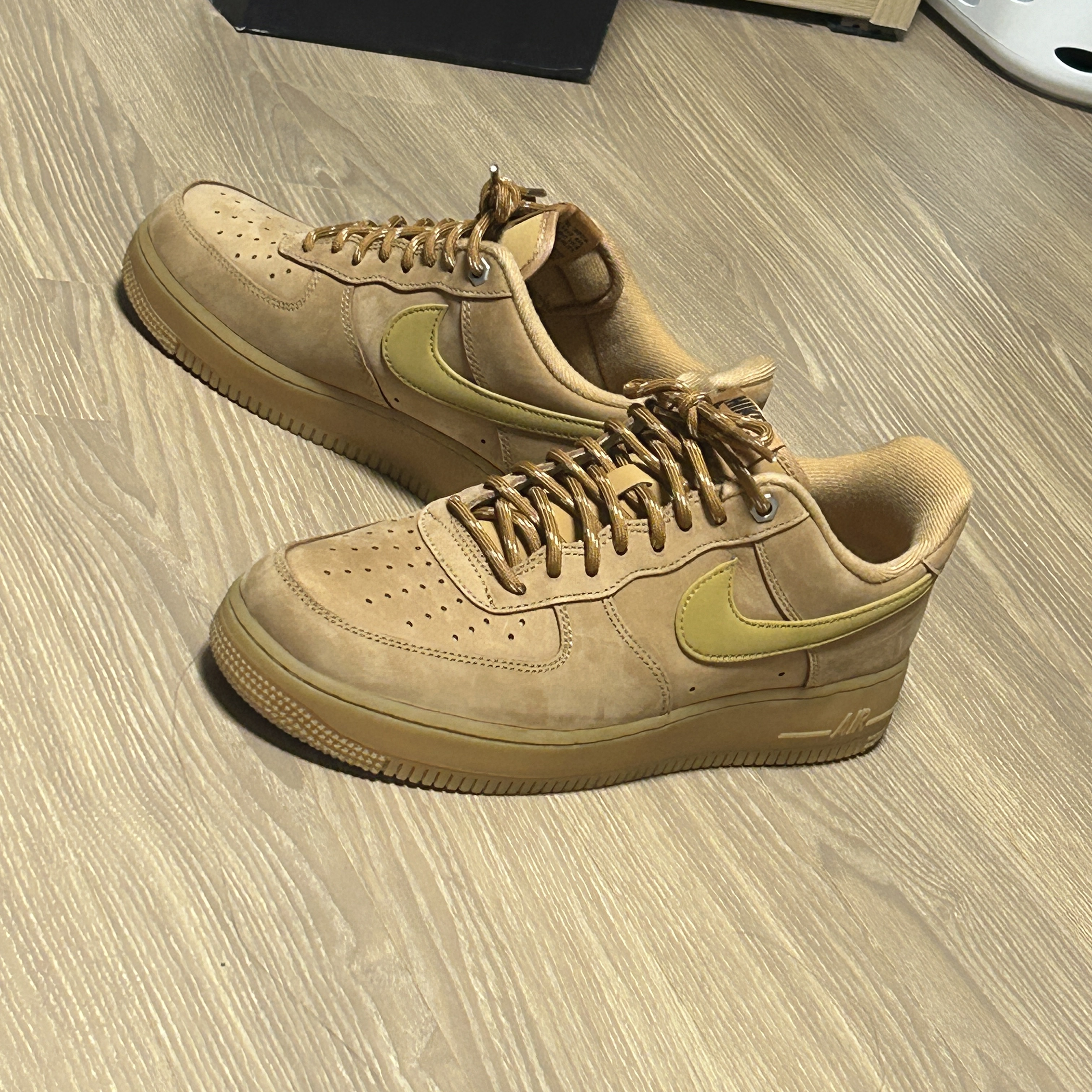 Nike Air Force 1 '07 WB Flax 착용 스타일