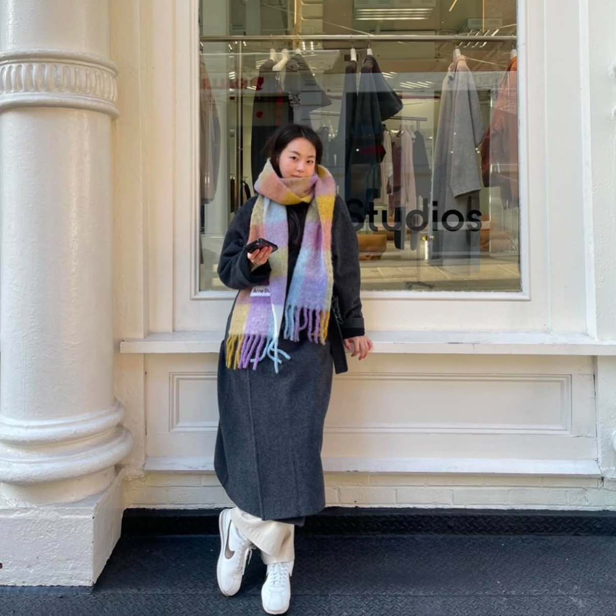 Acne Studios Mohair Check Muffler Violet Yellow Blue 착용 스타일 - 3