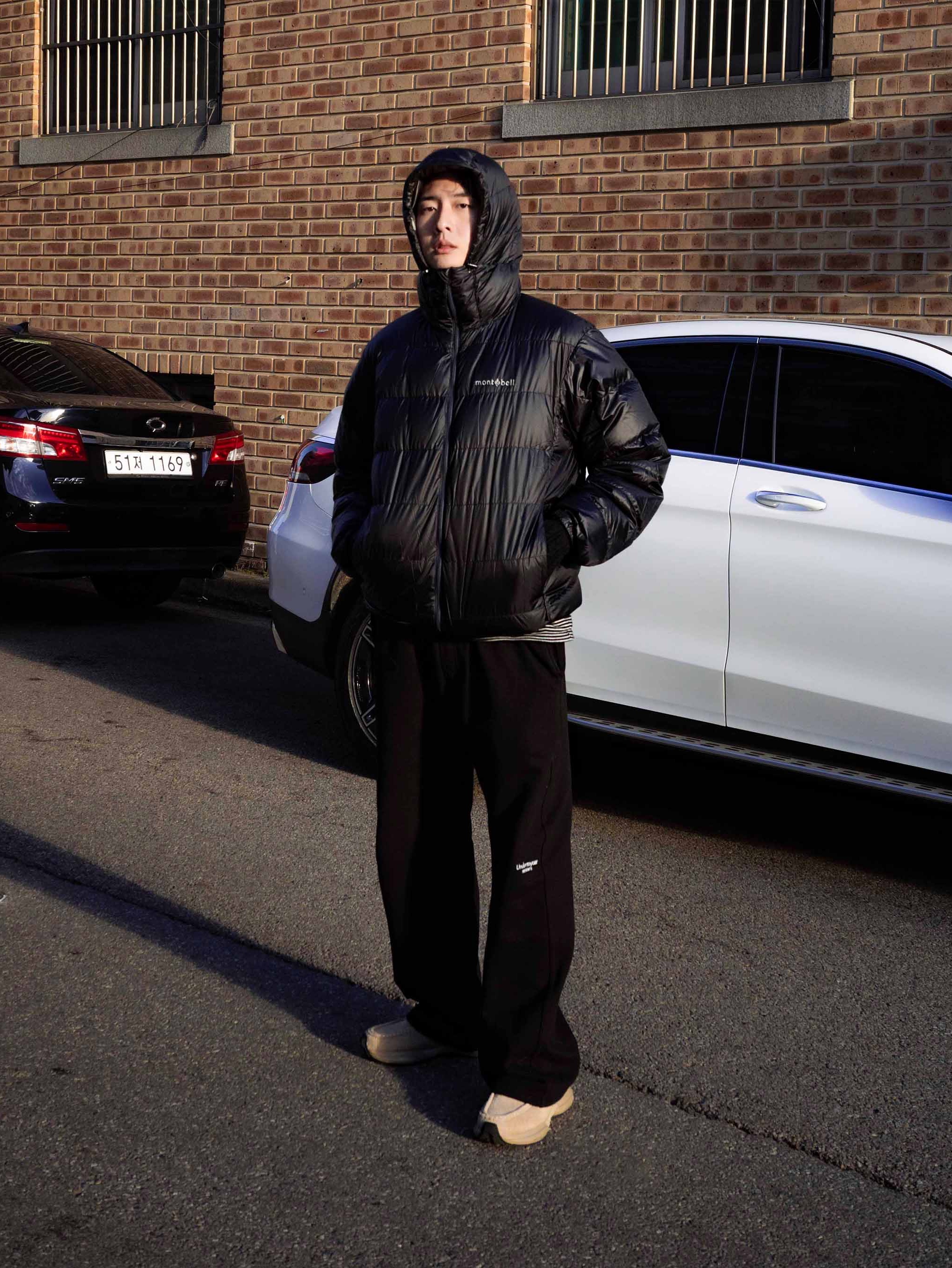 Montbell Alpine Down Parka Black 착용 스타일 - 2