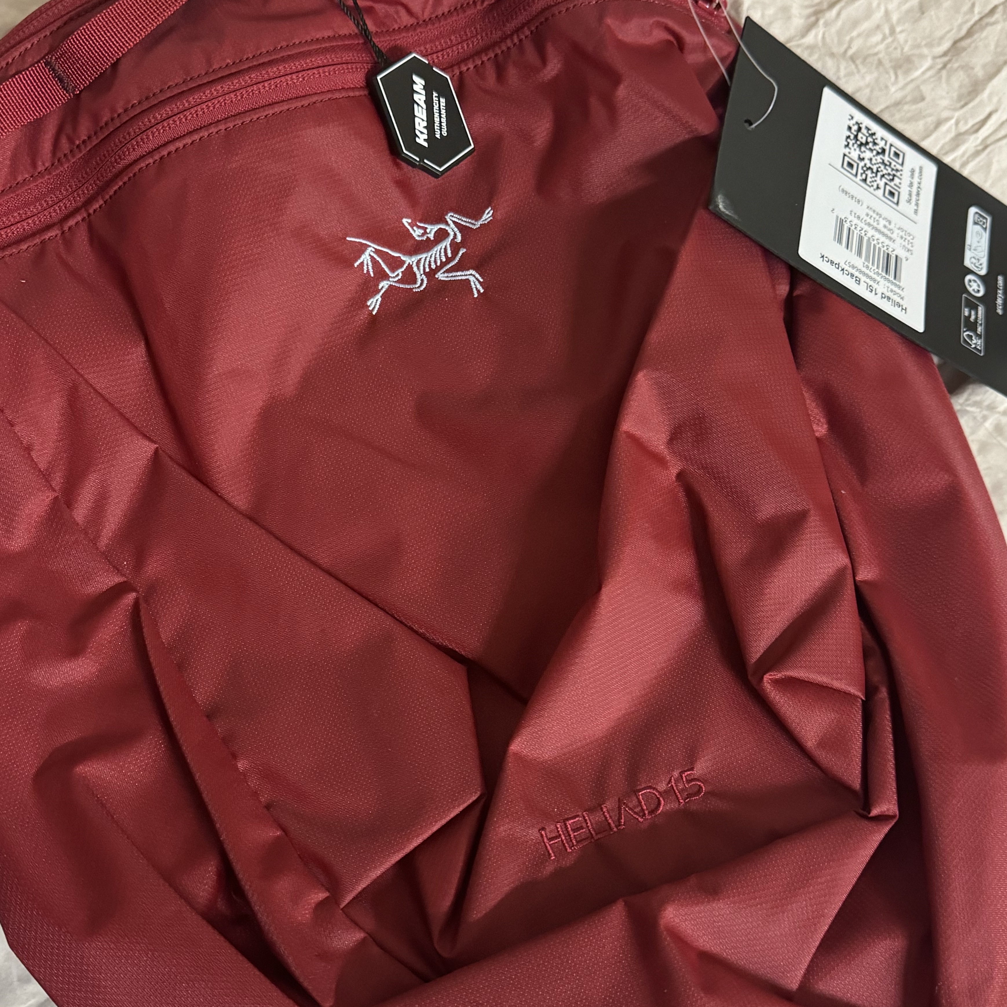 Arc'teryx Heliad 15 Backpack Bordeaux 착용 스타일