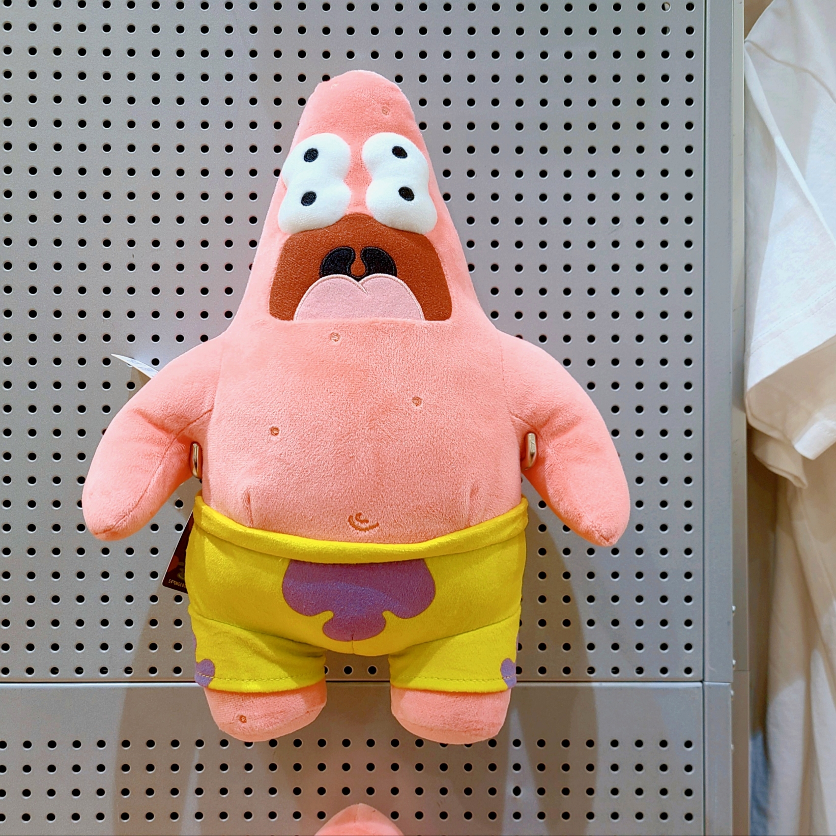 Uniqlo UT x CPFM x SpongeBob Graphic T-Shirt A White - KR, Uniqlo UT x CPFM x SpongeBob Plush Toy SpongeBob 착용 스타일 - 3
