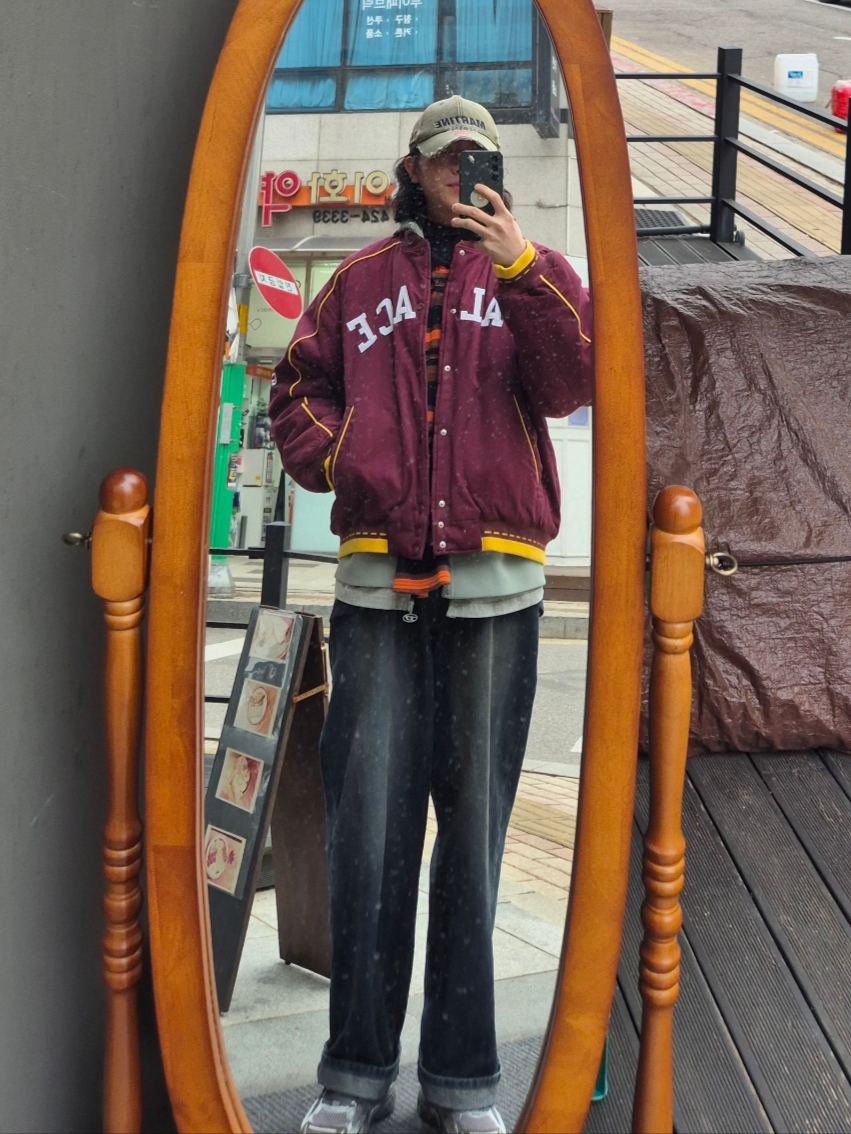 Diesel S-Relax Zipped Hoodie Light Grey, Palace Goats Varsity Jacket Burgundy - 22SS 착용 스타일