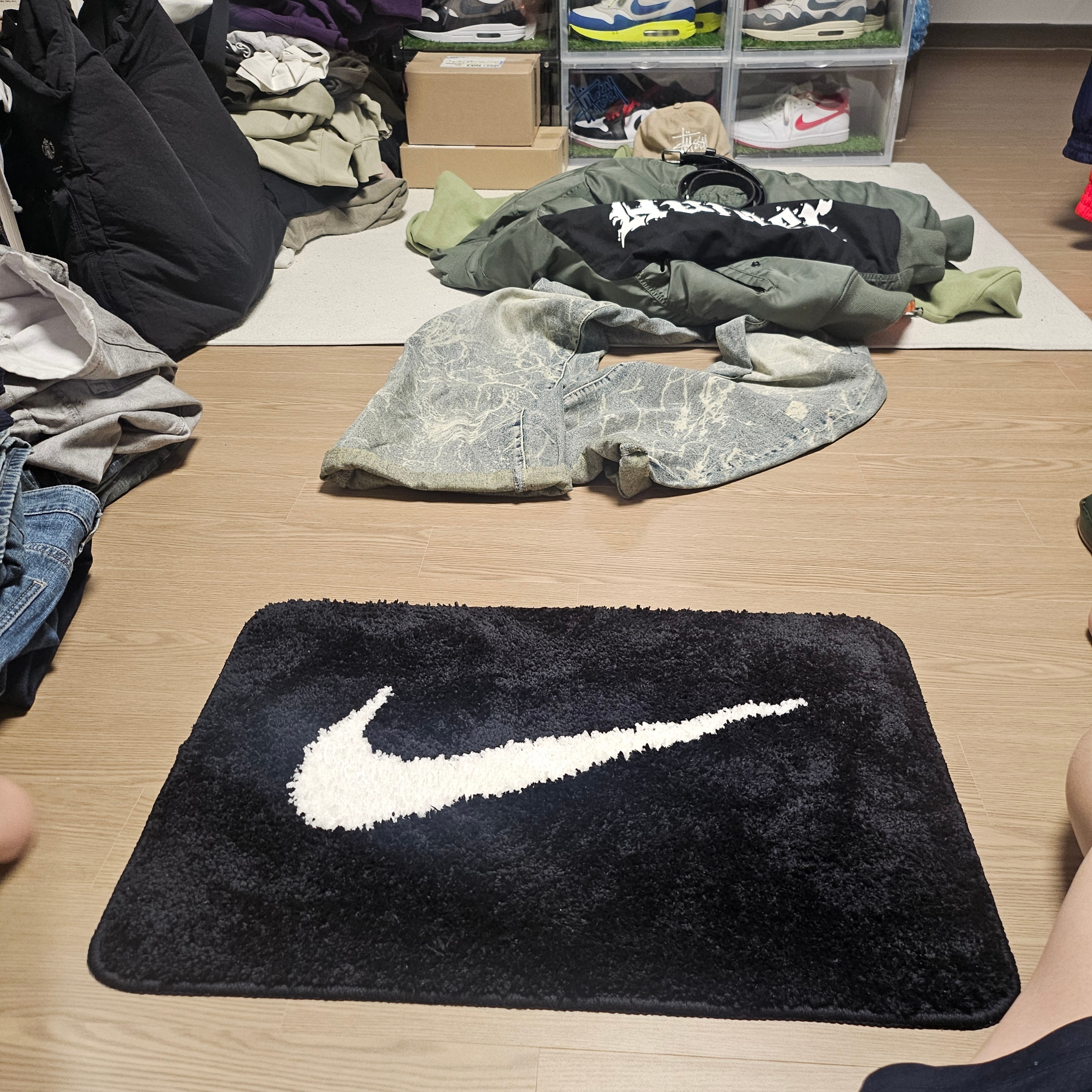 Nike Swoosh Rug Black White 착용 스타일 - 3
