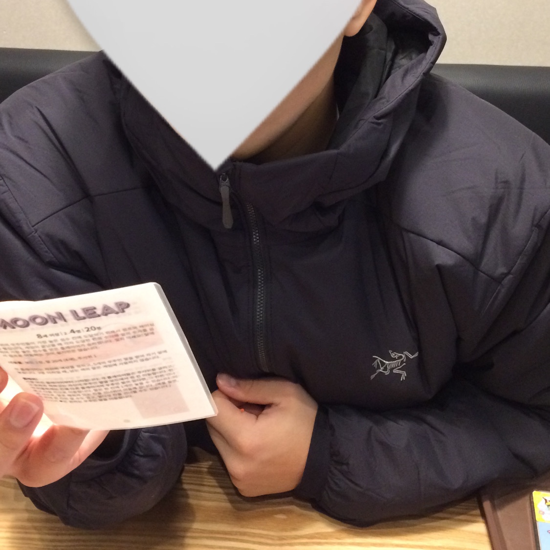Arc'teryx Atom Heavyweight Hoody Black 착용 스타일 - 4