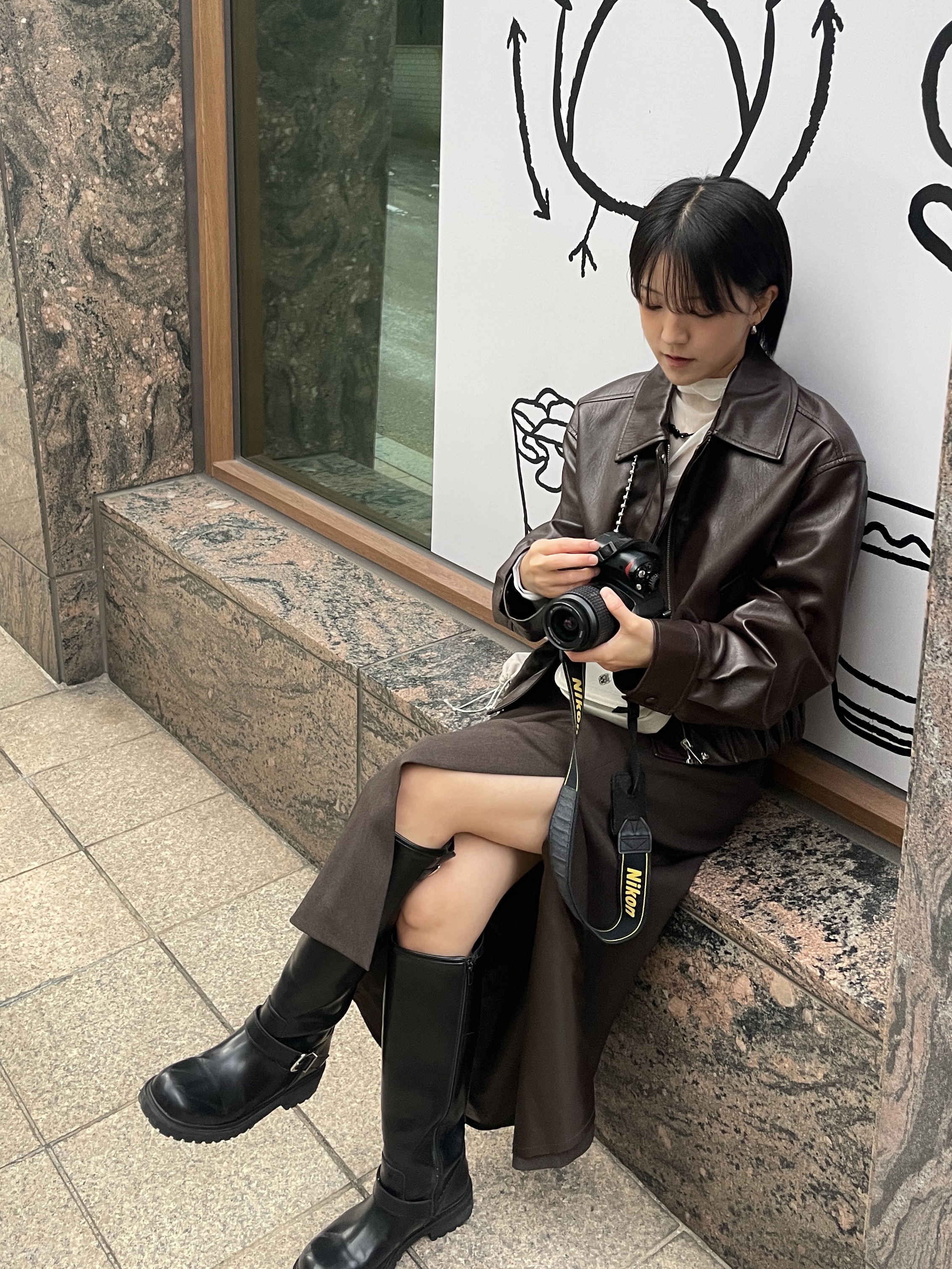 Heeari Women Poppy Chain Mini Bag Ivory 착용 스타일