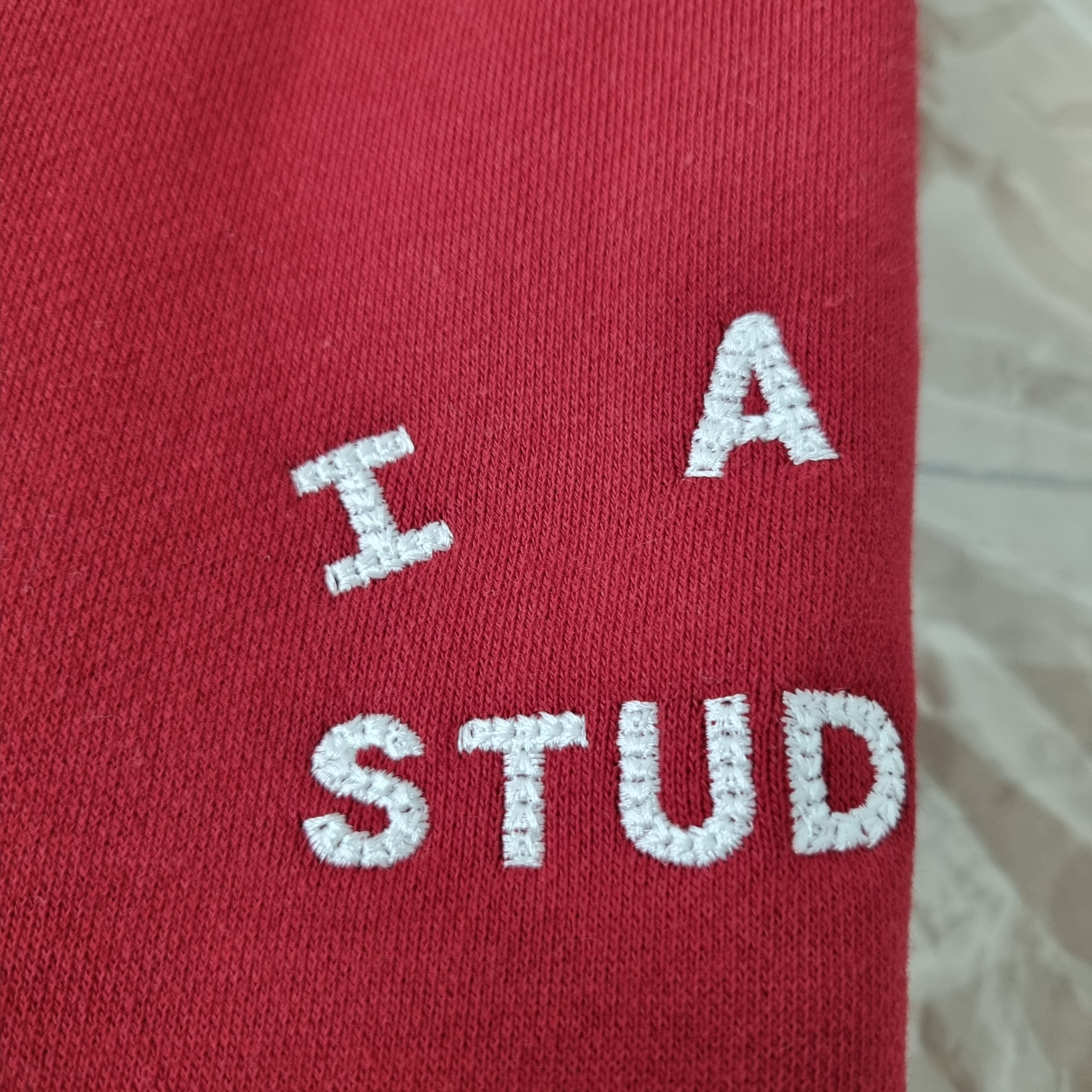 IAB Studio 24 Christmas Hoodie Burgundy Oatmeal 착용 스타일 - 1