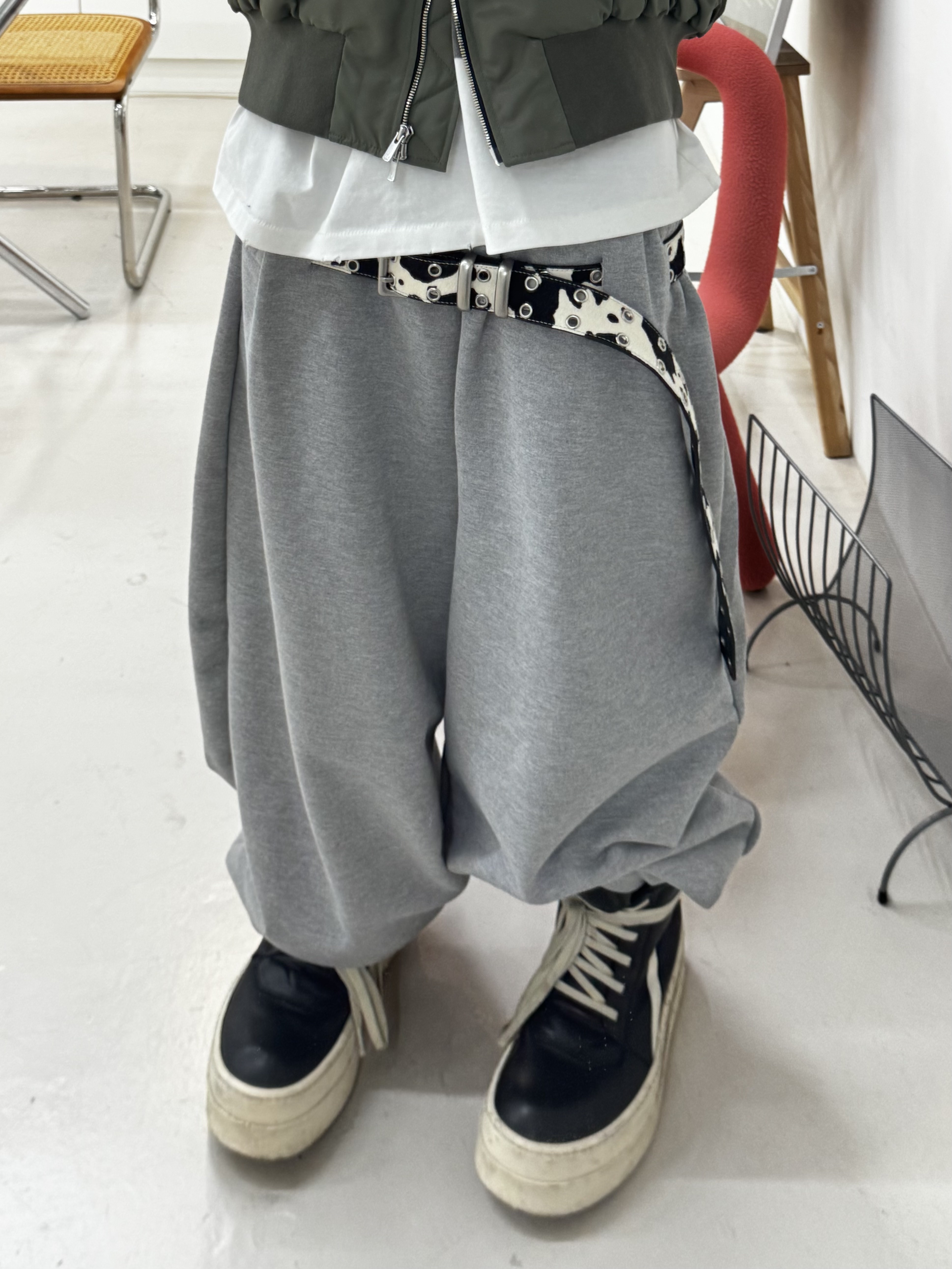 Rick Owens Mega Bumper Geobasket Black Milk, Kamien x MJD Double Hole Belt Oreo Calf Hair 착용 스타일 - 2