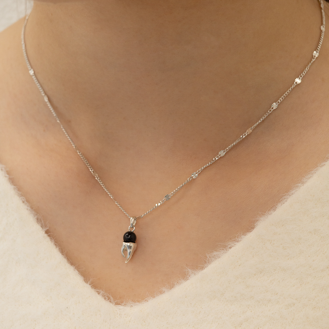 티스 베이비 티스 네클리스 오닉스(Teeth Baby Teeth Necklace Onyx) - 2