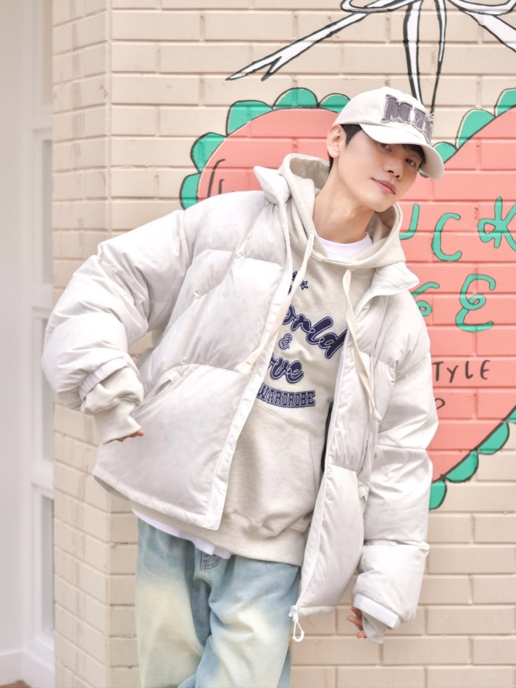 TONY HAWK Torrey Pines High Neck Down Short Puffer Ivory 착용 스타일 - 2