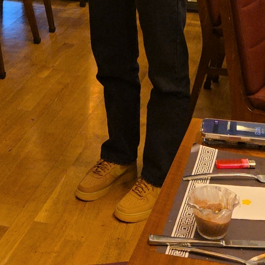 Nike Air Force 1 '07 WB Flax 착용 스타일