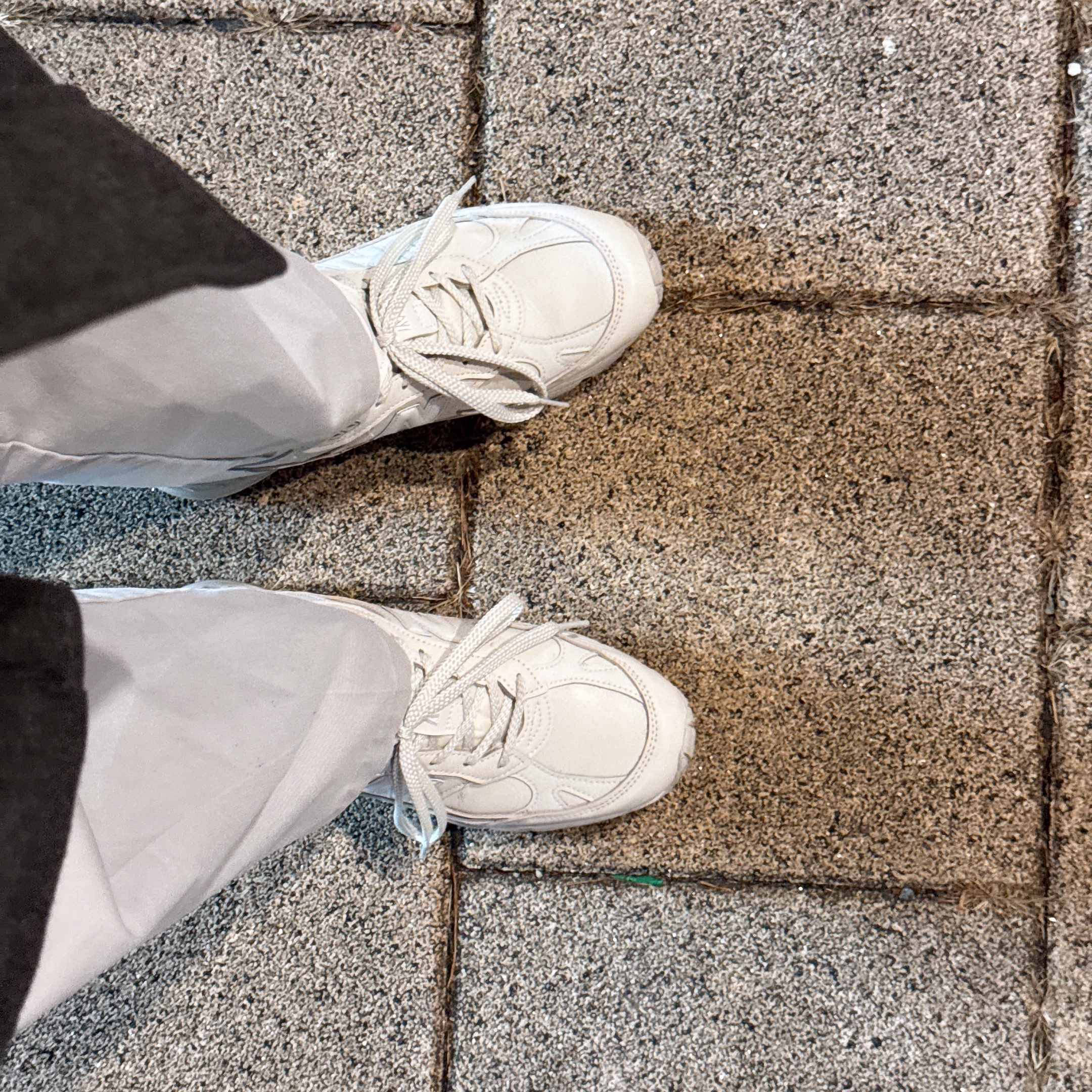 New Balance 991v1 Made in UK Contemporary Luxe Light Grey 착용 스타일