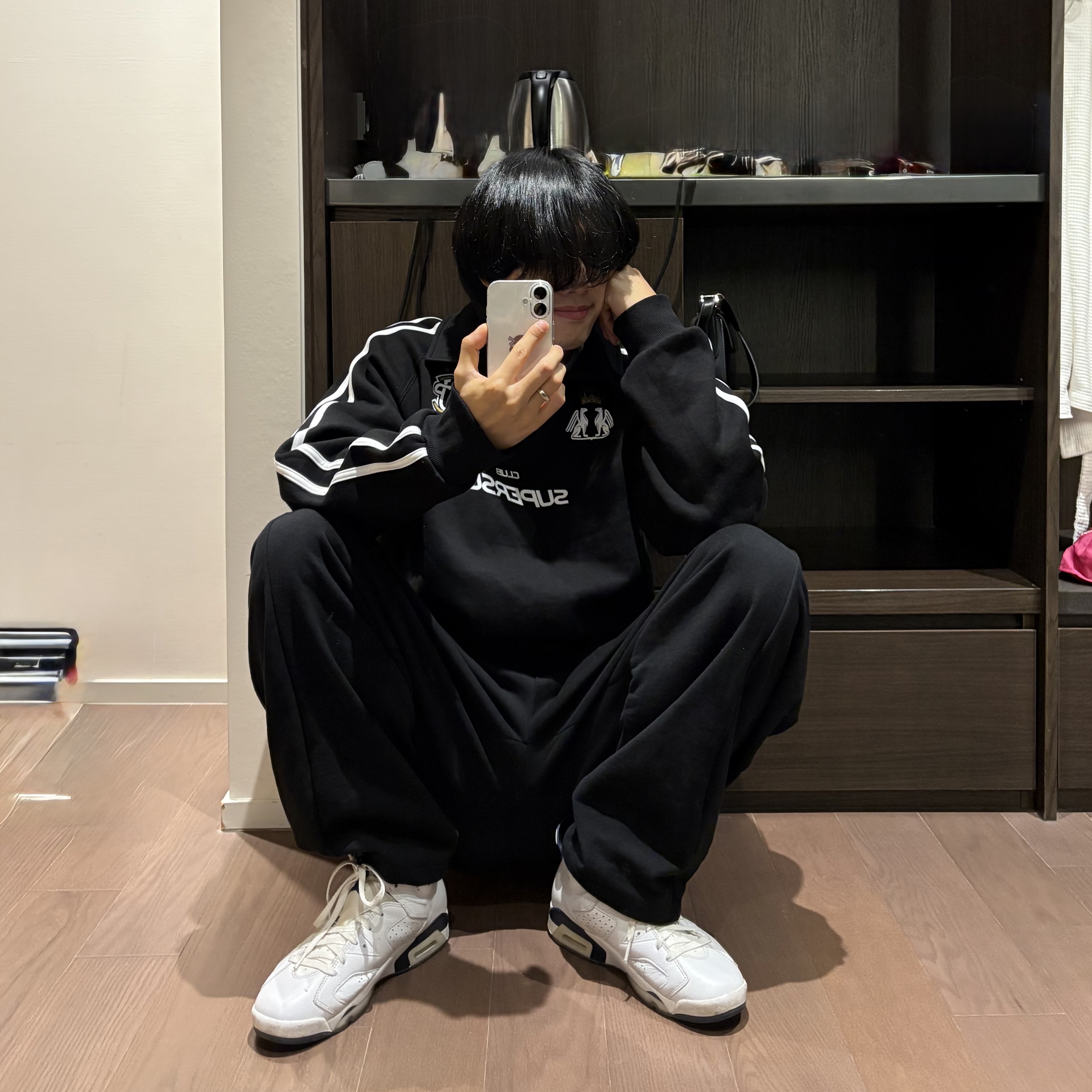 Jordan 6 Retro White and Black 착용 스타일