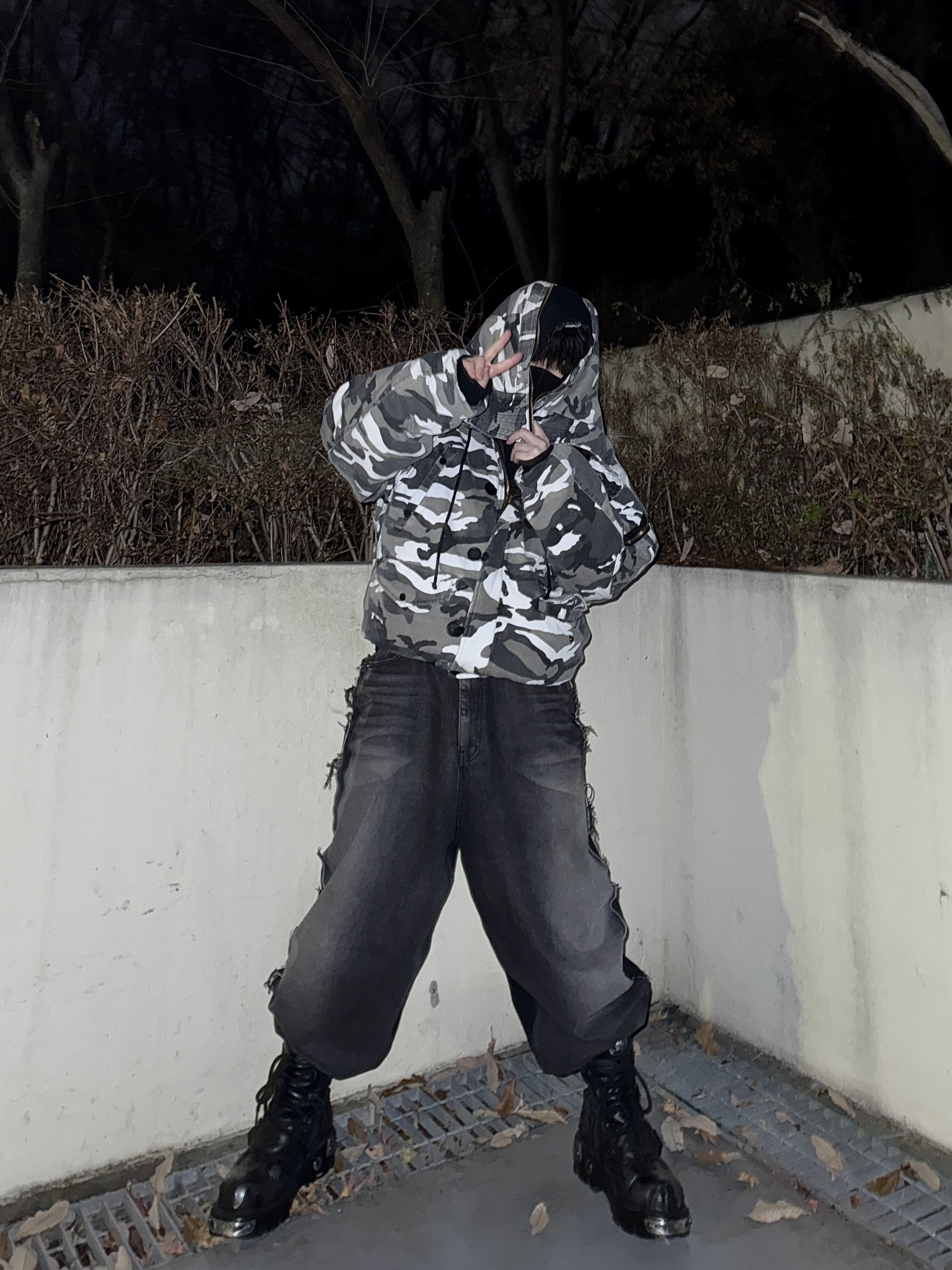 Project G/R Oversized N2b Jacket Khaki, Project G/R Two Faced Denim Pants Black 착용 스타일 - 2