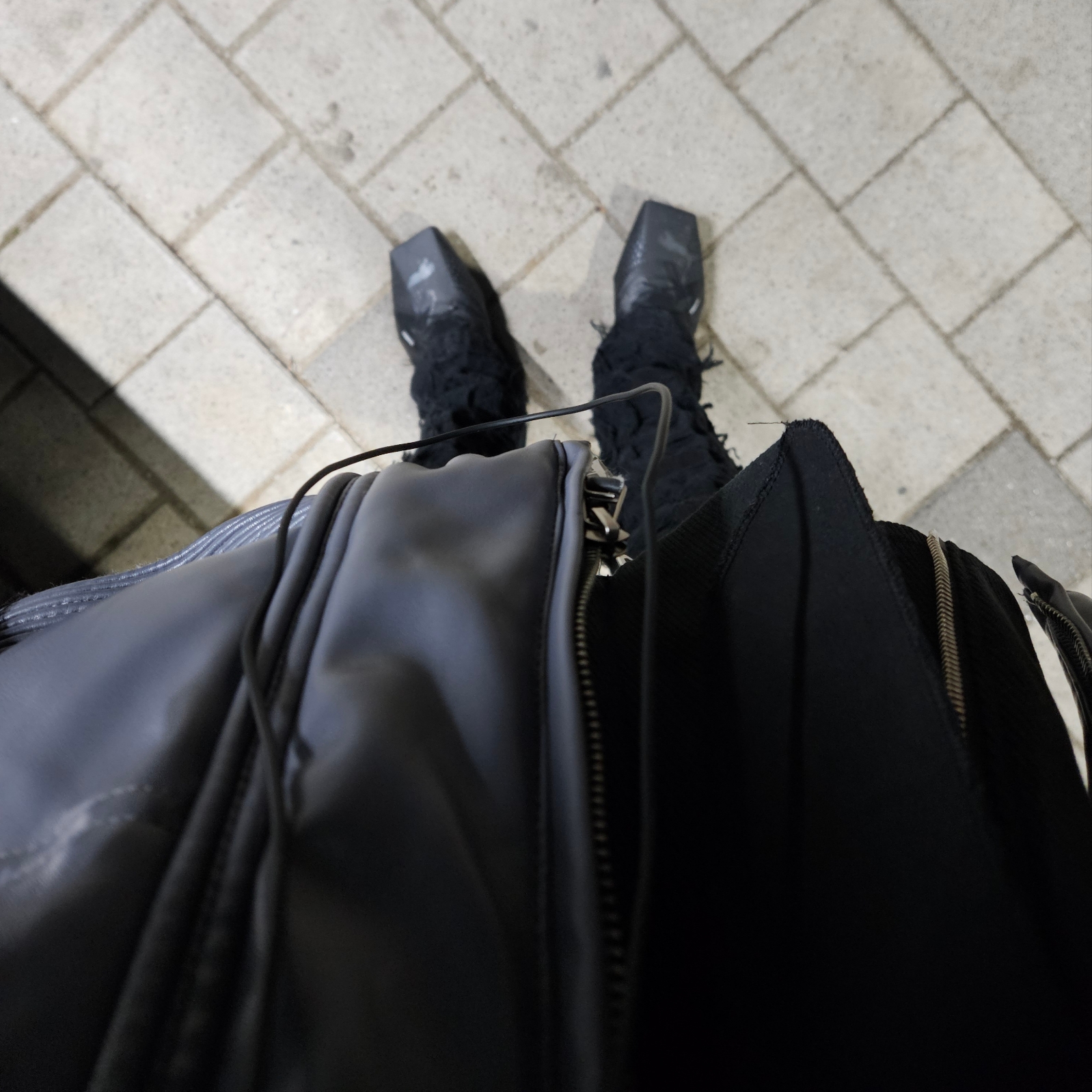 Puma x Coperni 90SQR Black 착용 스타일 - 1