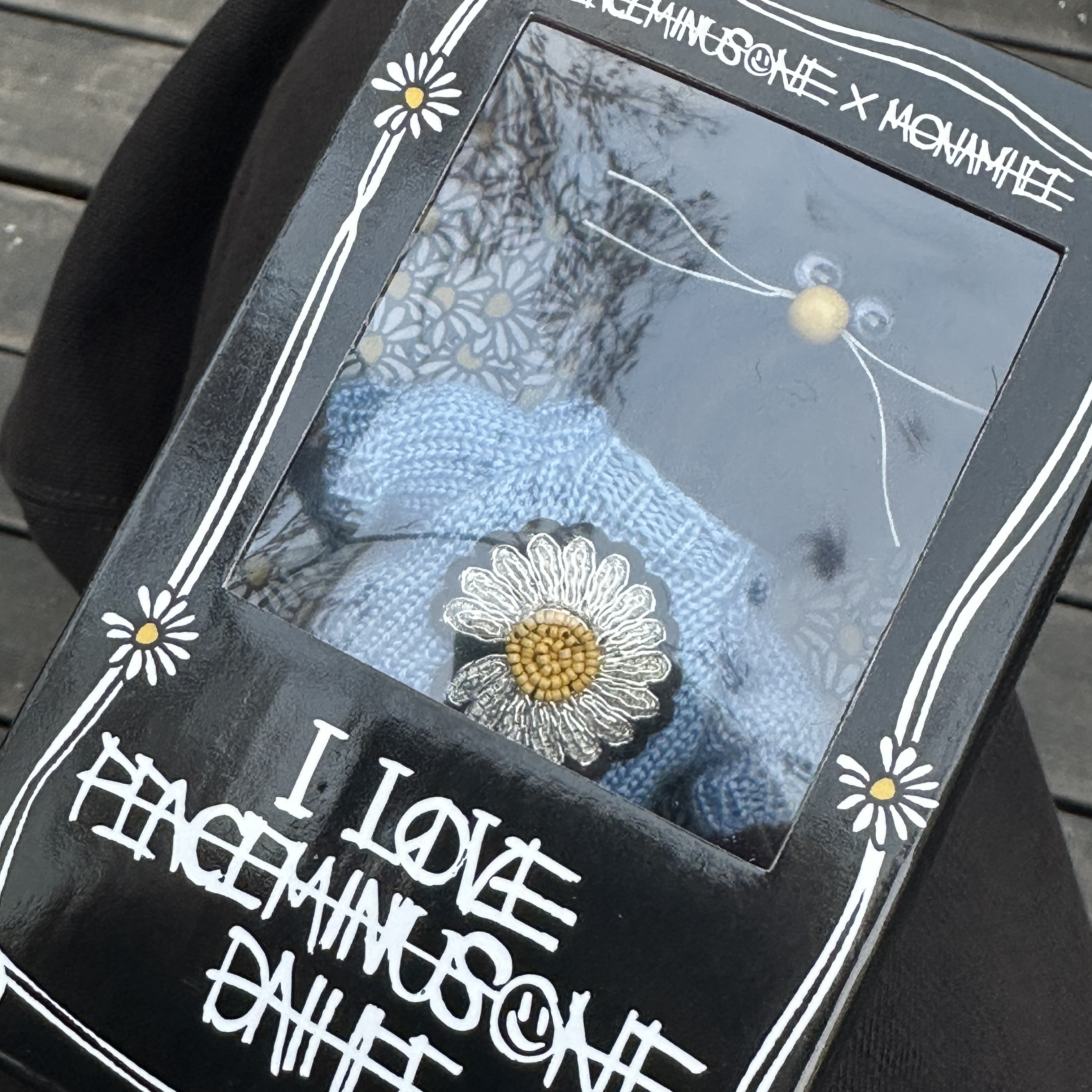 Monamhee x Peaceminusone Daihee Plush Keyring 착용 스타일