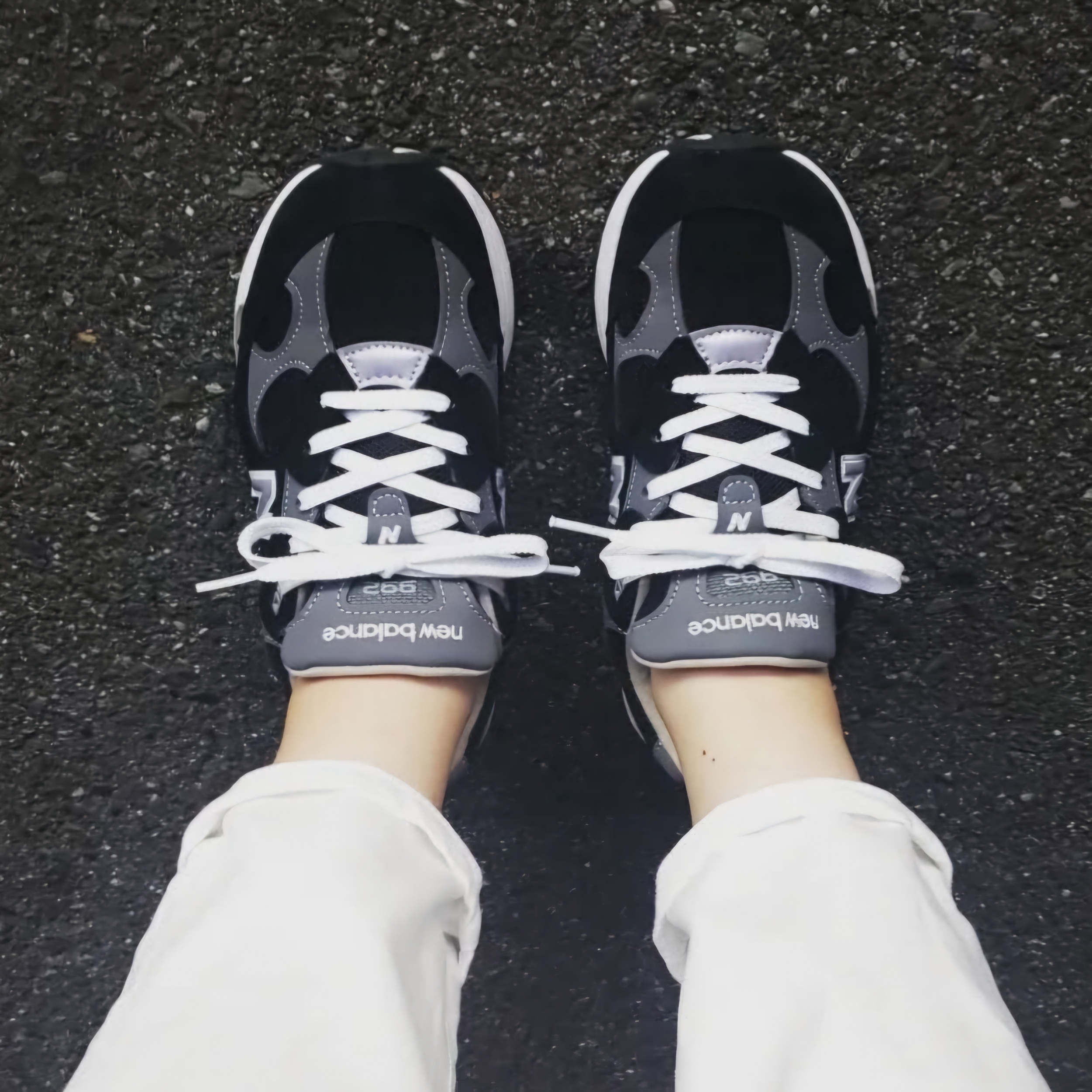 New Balance 992 Made in USA Black Grey 착용 스타일
