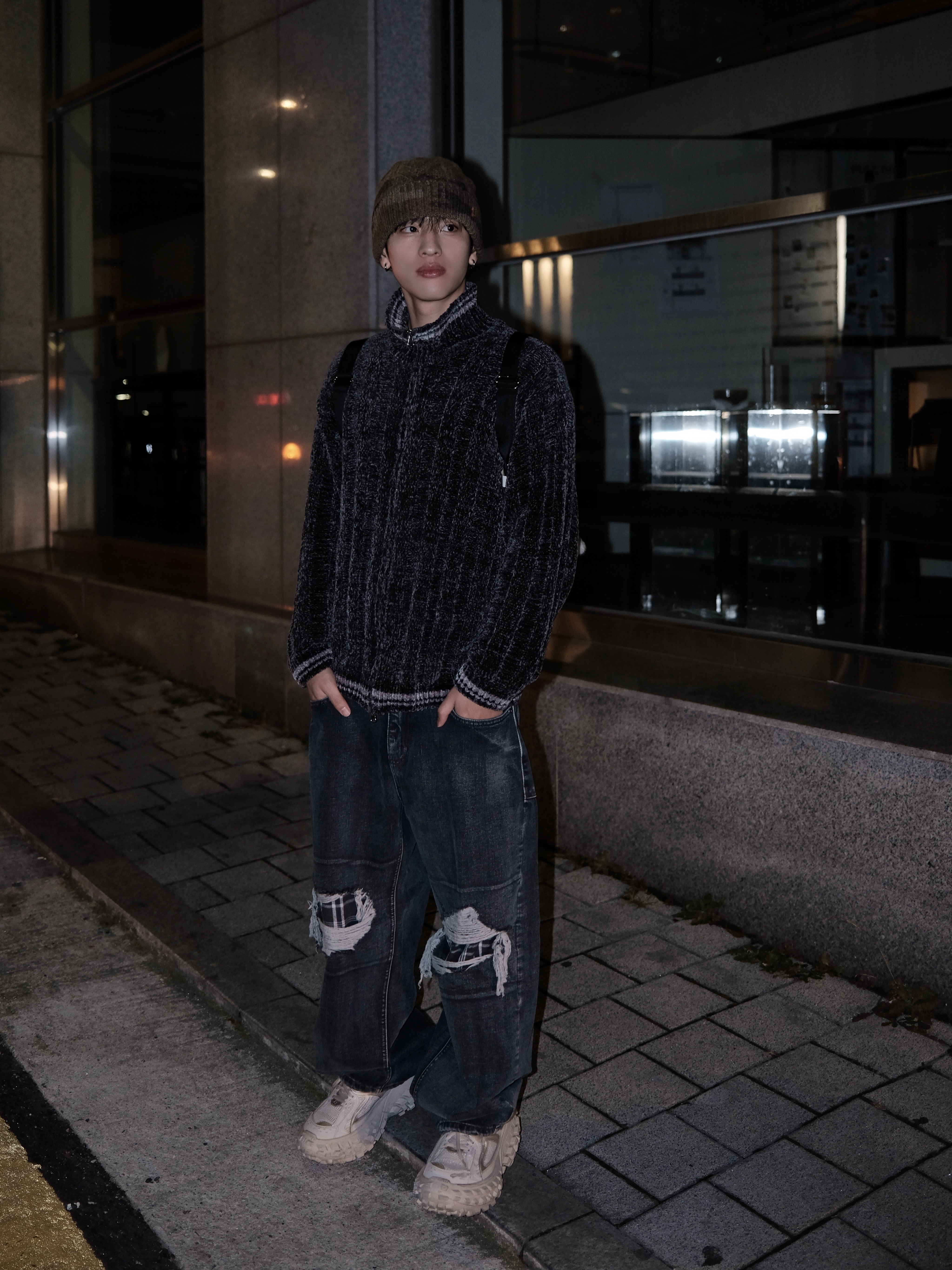 [20% 적립] Polo Ralph Lauren Signature Pony Wool Blend Beanie Dark Brown Heather - 24FW, Balenciaga Defender Sneakers Beige 착용 스타일 - 3