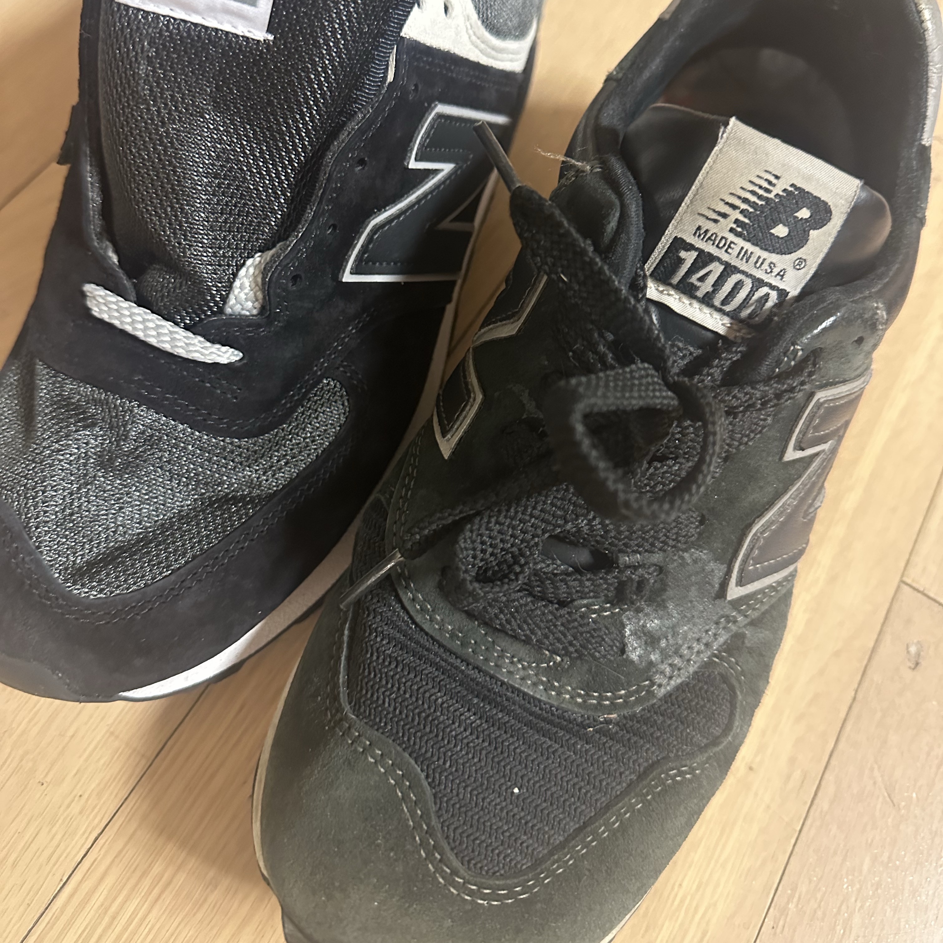New Balance 576 Made in UK Black Noir 착용 스타일 - 5