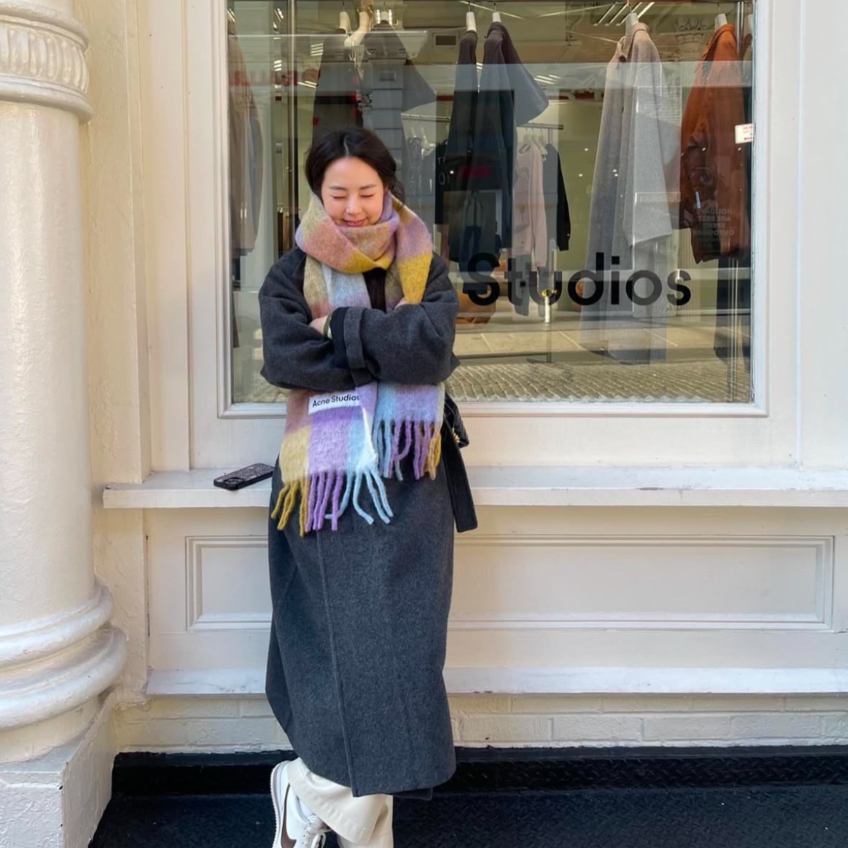 Acne Studios Mohair Check Muffler Violet Yellow Blue 착용 스타일 - 1