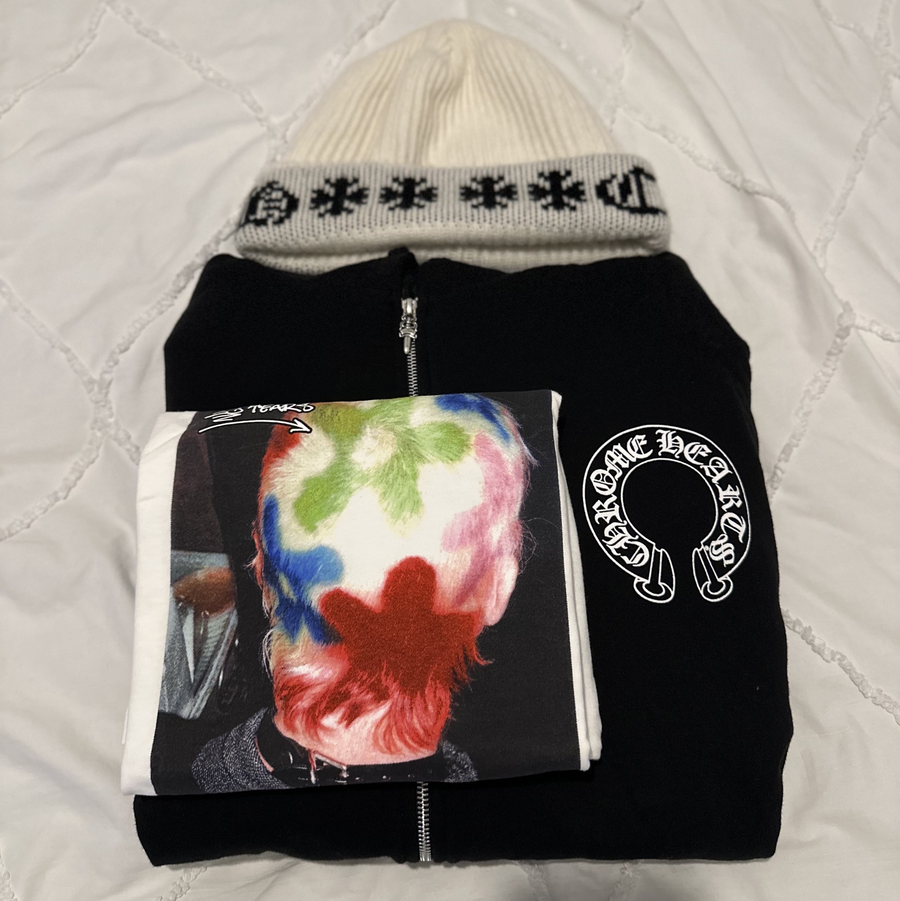 Supreme x DSML 20th Anniversary T-Shirt White, Chrome Hearts Horseshoe Floral Fleece Zip-Up Hoodie Black 착용 스타일 - 1
